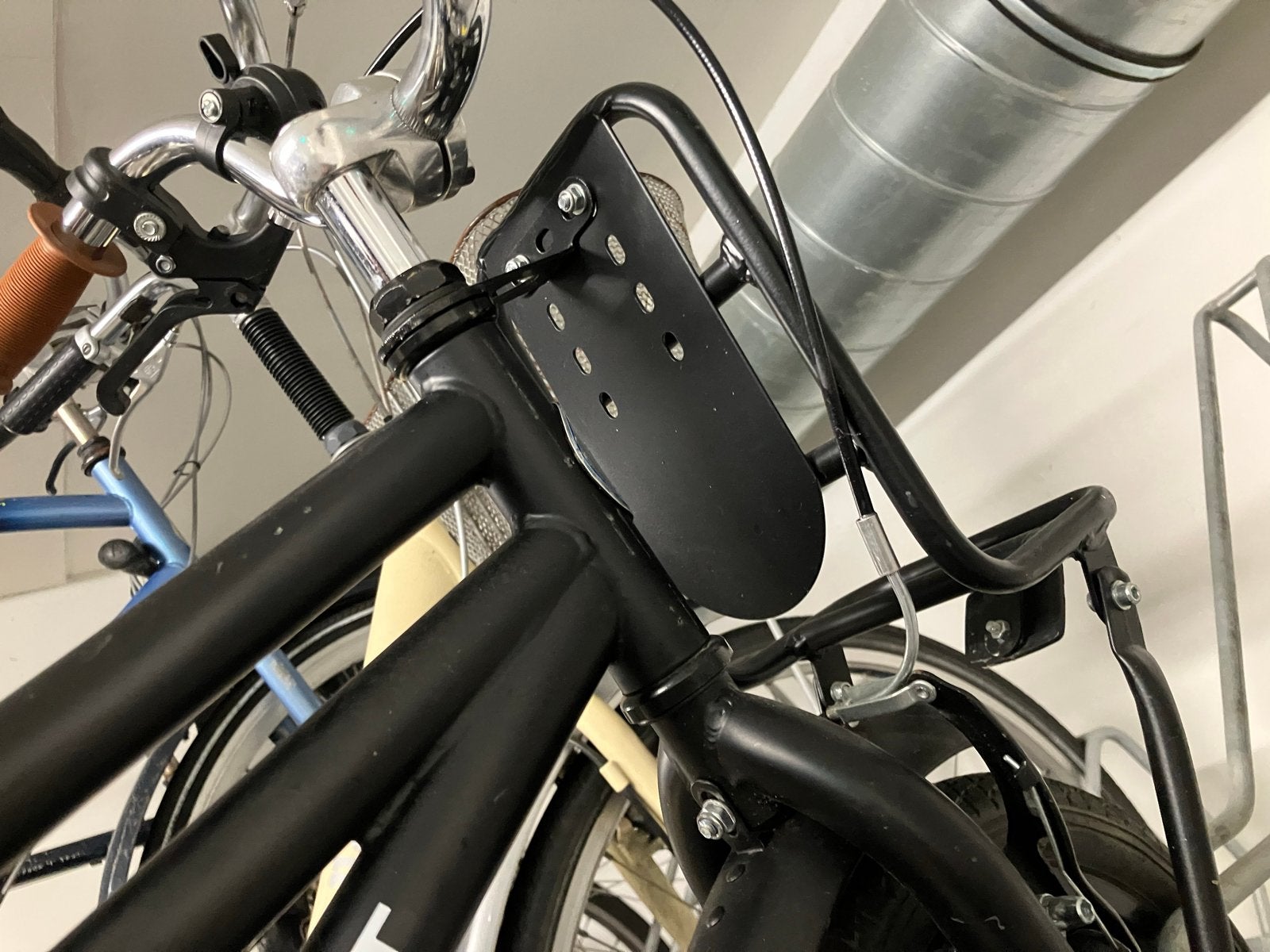 Foto 8 van Spirit kinderfiets - Zwart, robuust en klaar voor avontuur