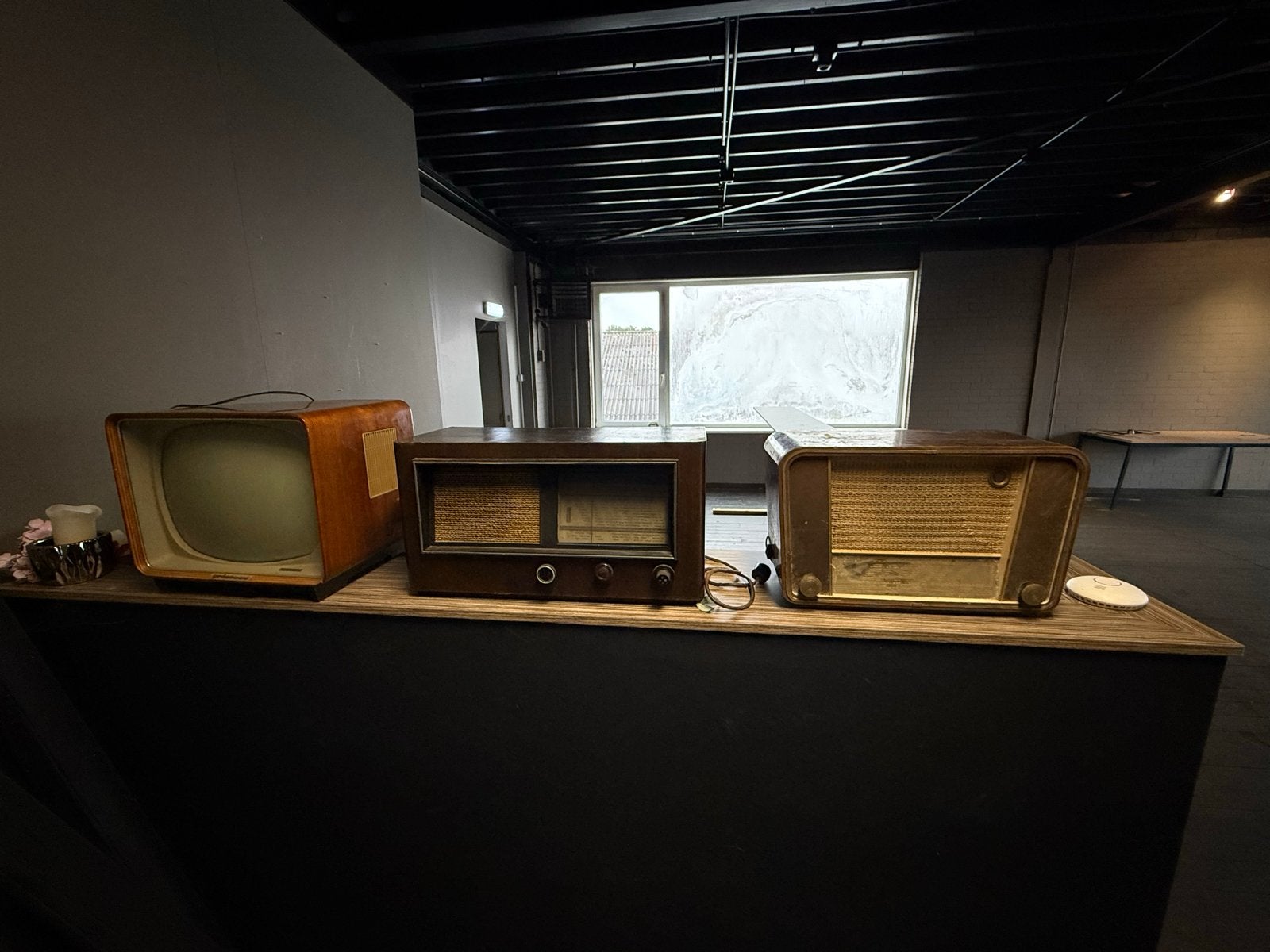 Vintage Televisie en Radio's - Decoratieve Set, Ophalen