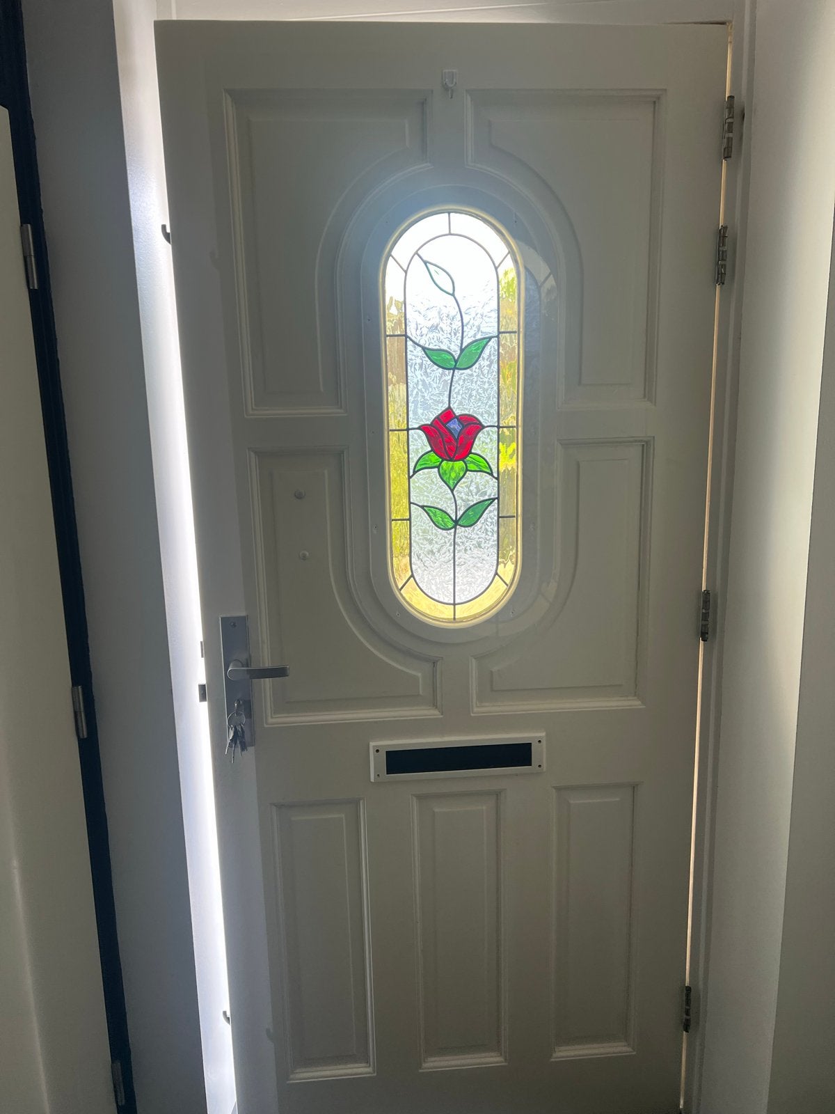 Witte buitendeur met glas-in-lood en brievenbus, Ophalen, Gebruikt, 80 tot 100 cm, Buitendeur