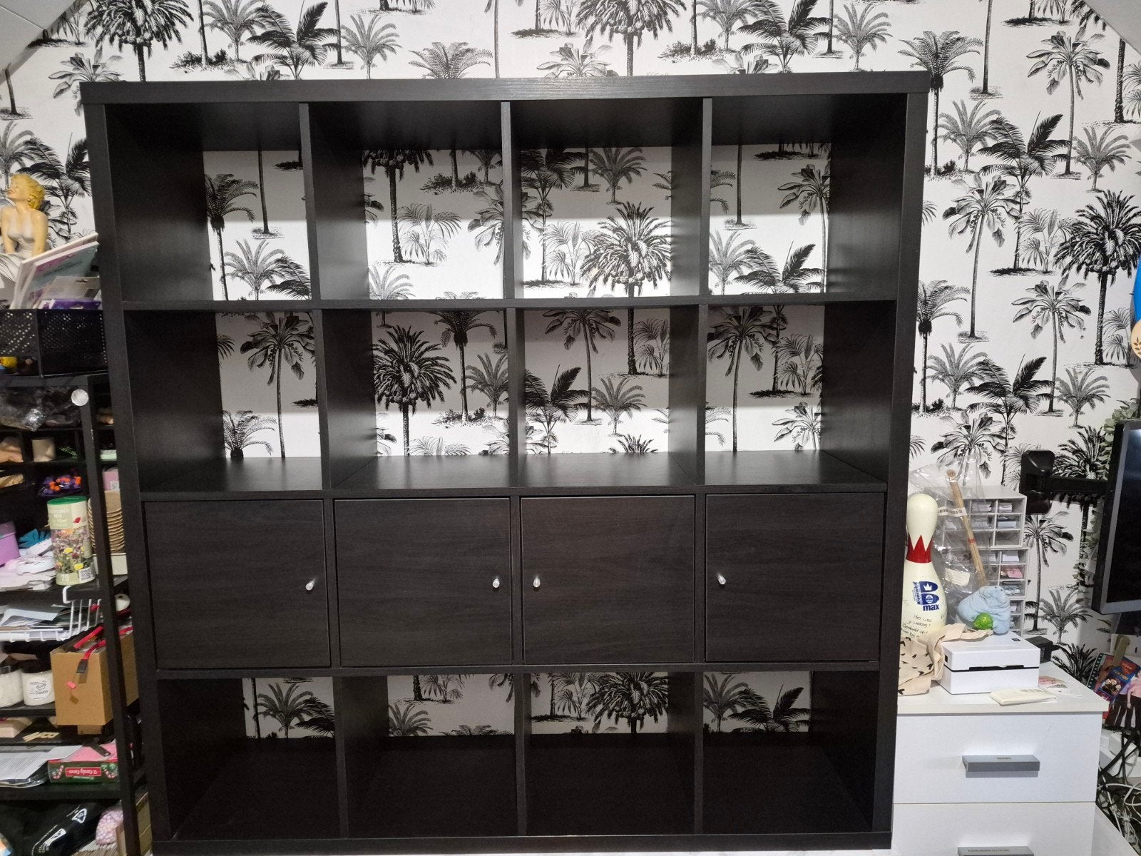 IKEA Kallax 16 vakken kast zwartbruin met 4 deurinzetten, Ophalen, 100 tot 150 cm, 100 tot 150 cm, 25 tot 50 cm