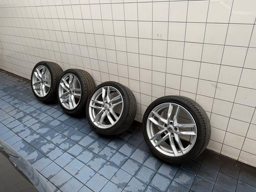 Set van 4  17 inch velgen met zgan zomerbanden seat ibiza, Ophalen, Banden en Velgen, 17 inch, Personenwagen