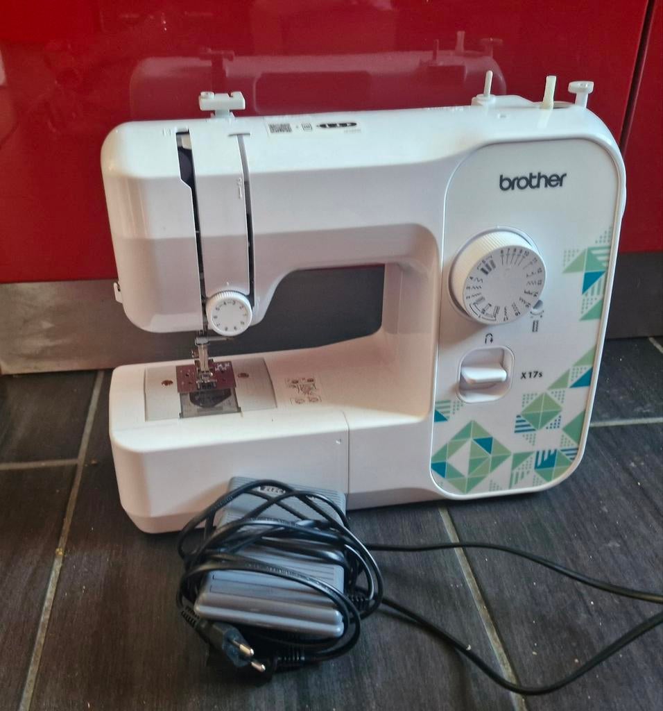 Brother naaimachine - ideaal instapmodel - nette staat, Hobby en Vrije tijd, Naaimachines en Toebehoren, Ophalen of Verzenden