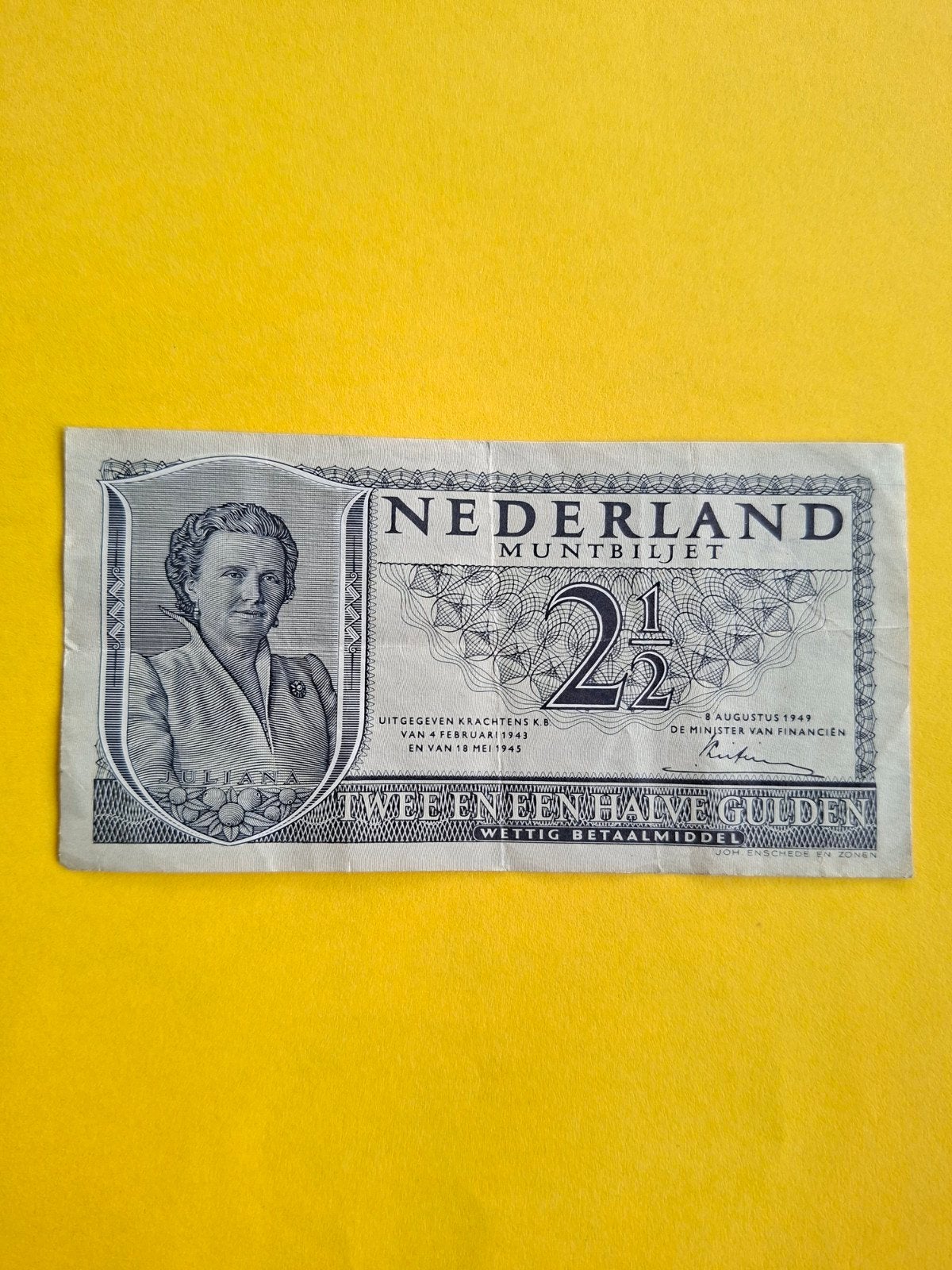 2,5 gulden Juliana uit 1949 in ZF
Serie nummer 2 WT 044188
P, Ophalen of Verzenden, 2½ gulden, Los biljet