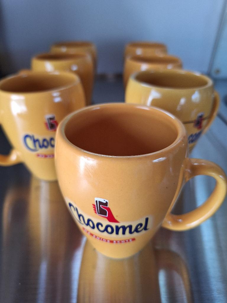 CHOCOMEL mokken 7 stuks, Overige materialen, Ophalen of Verzenden, Zo goed als nieuw, Overige stijlen