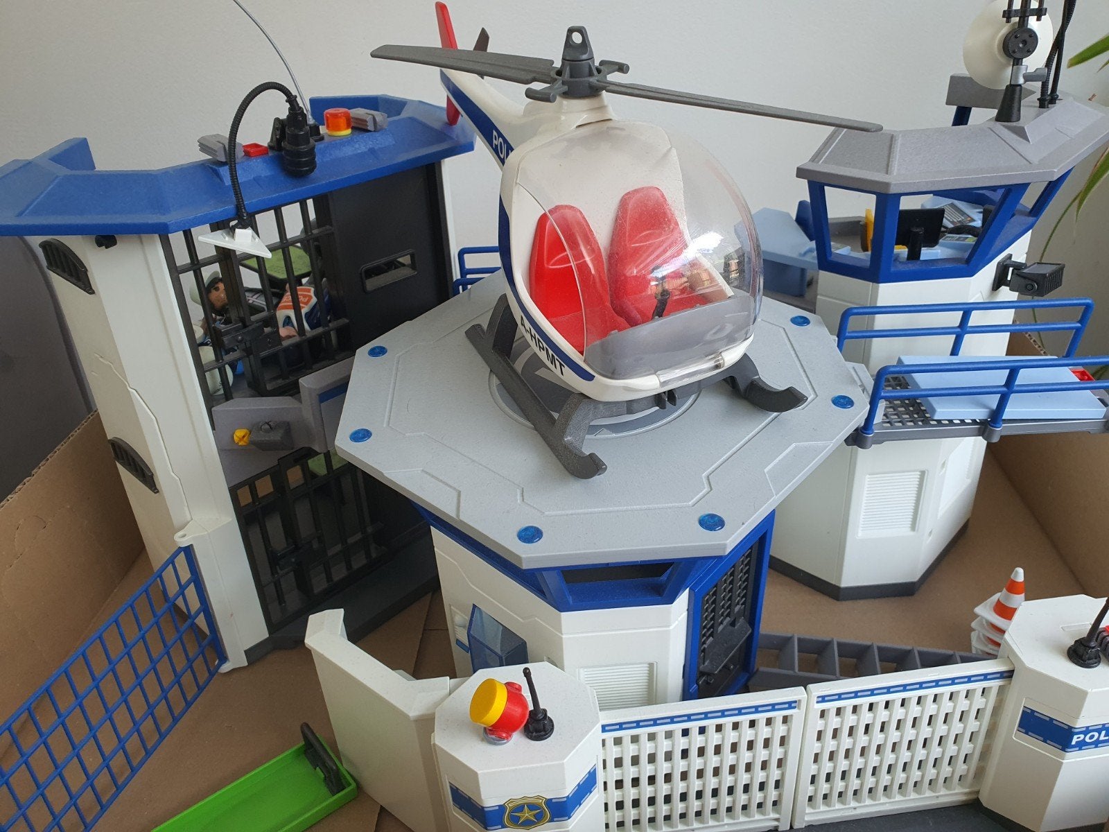 Playmobil Politiebureau met Helikopter en Cellen, Ophalen of Verzenden, Gebruikt, Complete set