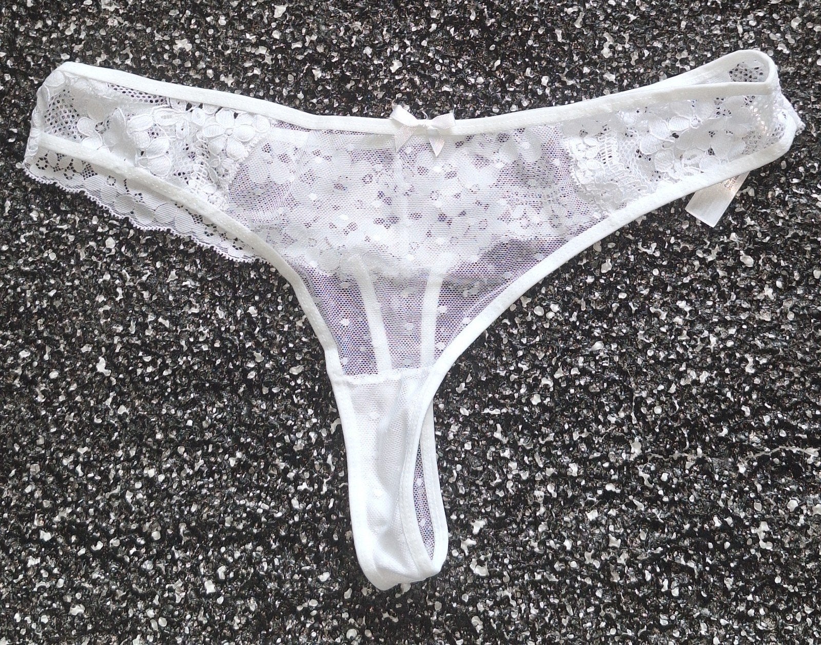 Sexy spierwitte transparante string Secret Possessions (M), Kleding | Dames, Ondergoed en Lingerie, Verzenden, Wit, String
