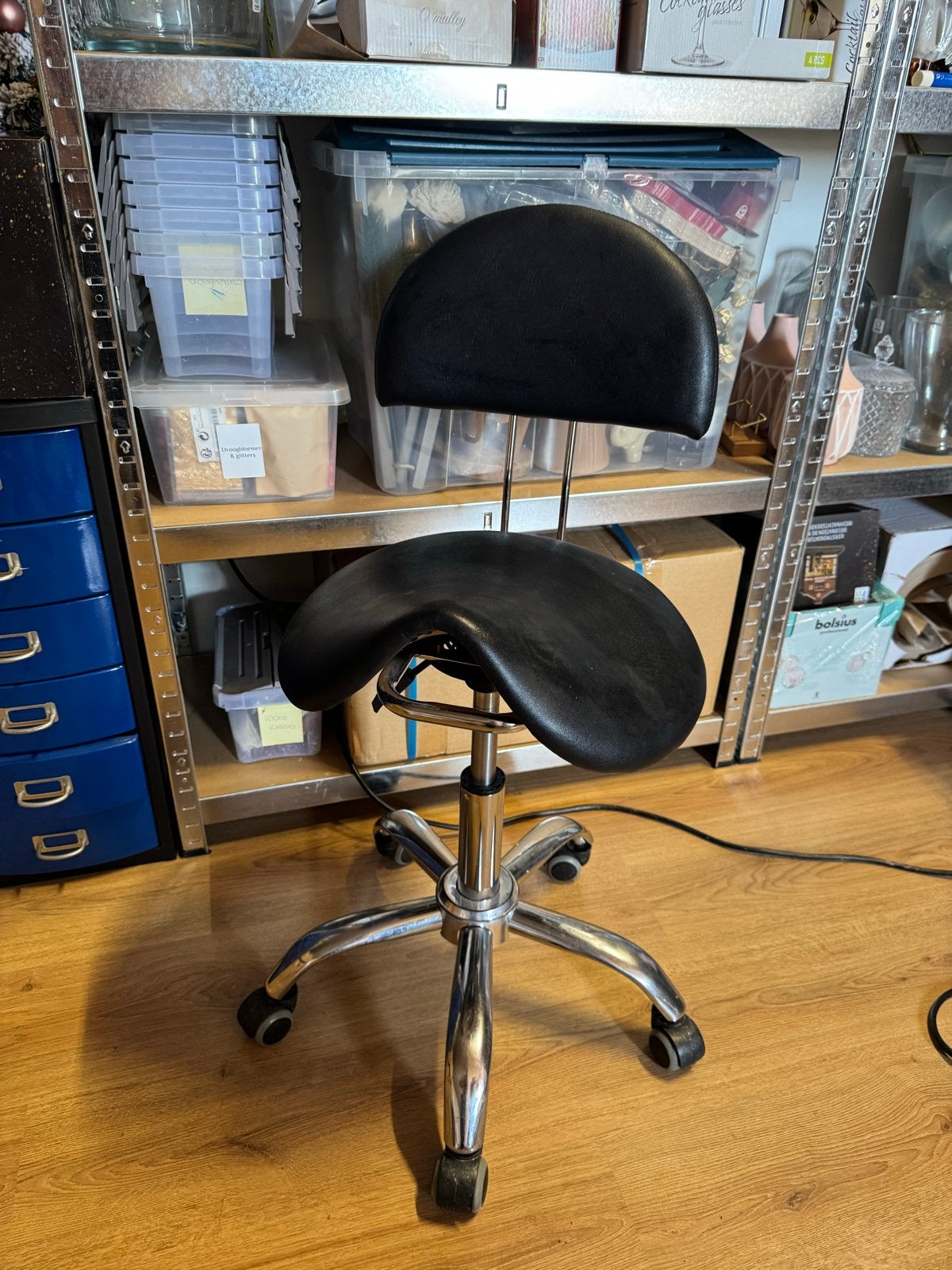 Zadelkruk met rugleuning - Zwart, in hoogte verstelbaar, Ophalen, Kunststof, Gebruikt, Zwart