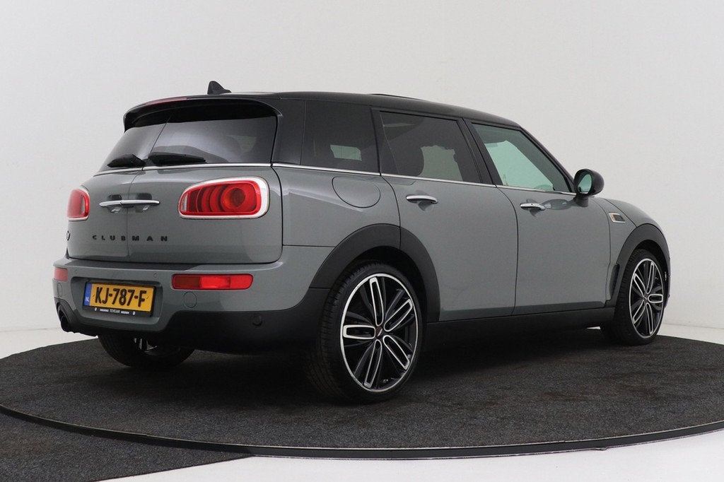 Mini Mini Clubman 1.5 Cooper | Panoramadak | Org NL | Leer |, 136 pk, Gebruikt, 19 km/l, 3 cilinders