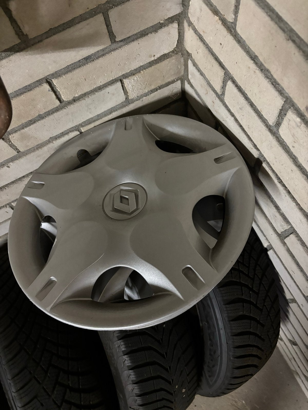 Winterbanden Renault twingo. Inclusief velgen., Ophalen, Gebruikt, Renault