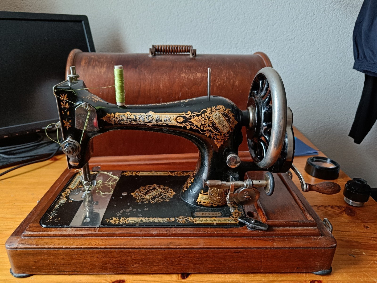 Antieke Singer hand naaimachine met eikenhouten koffer, Ophalen