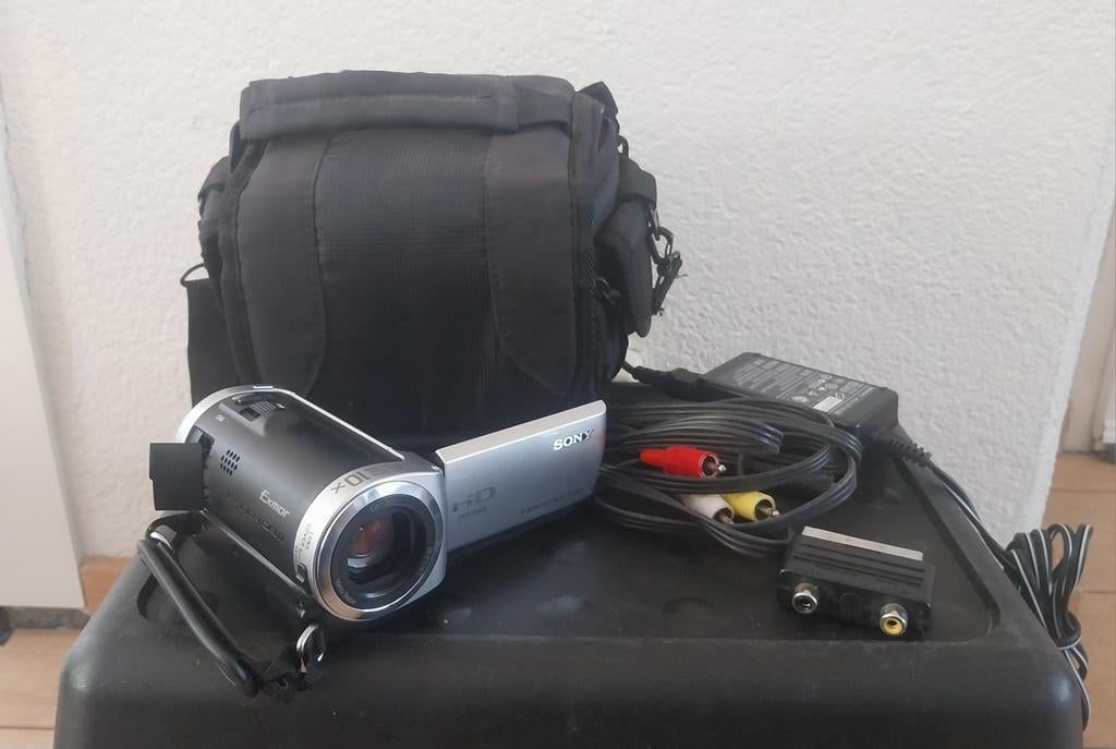 Sony Handycam HDR-CX105E Full HD Camcorder met Tas, Full HD, 20x of meer, Ophalen of Verzenden, Zo goed als nieuw