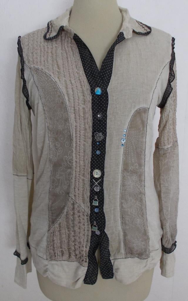 Aparte blouse met mooie knopen van Elisa Cavaletti! M, Kleding | Dames, Blouses en Tunieken, Zo goed als nieuw, Maat 38/40 (M)