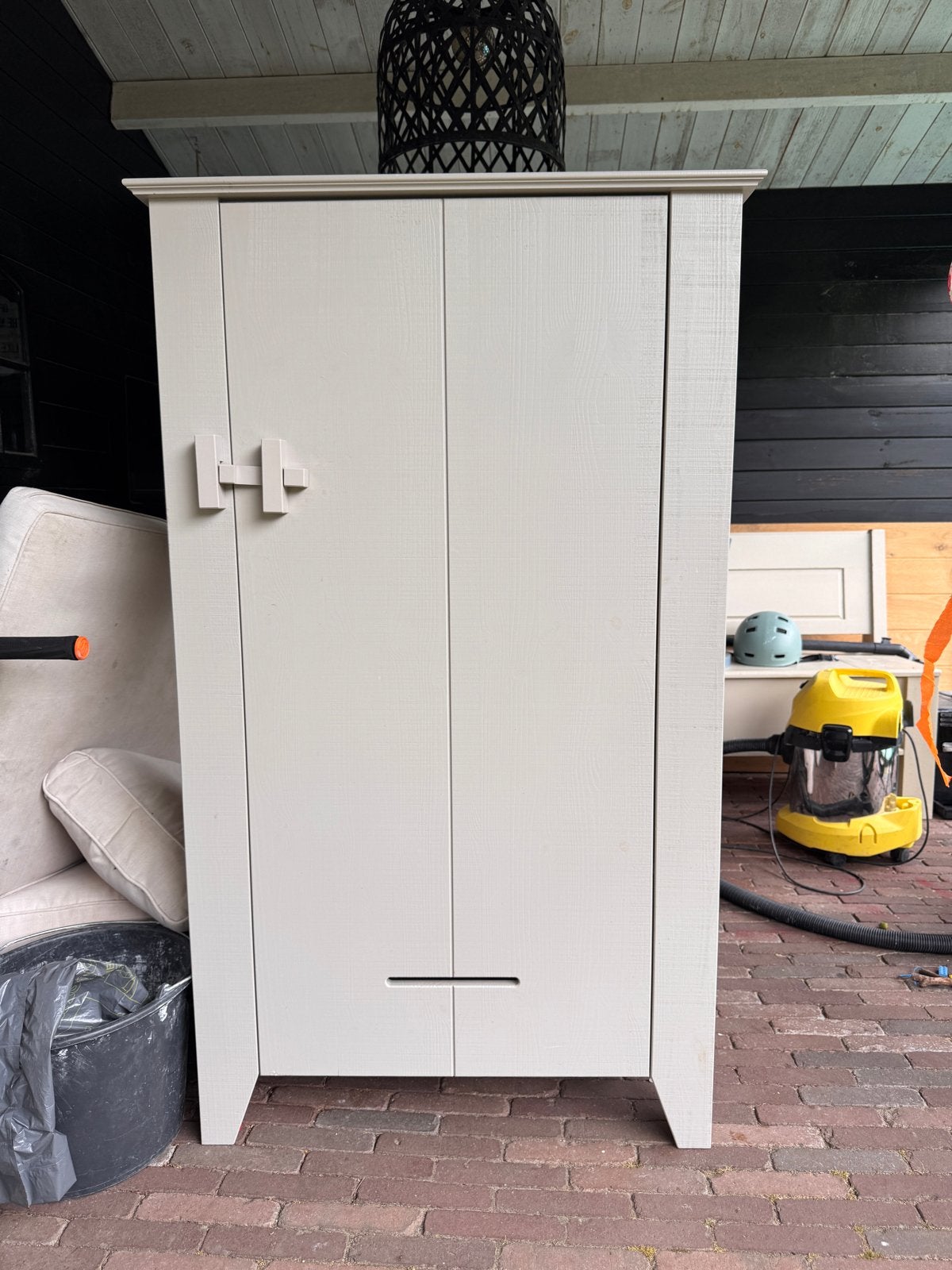 WOOOD Boerenkast Gijs Betongrijs 142x85x38 cm, Ophalen, Gebruikt, 100 tot 150 cm, 50 tot 100 cm