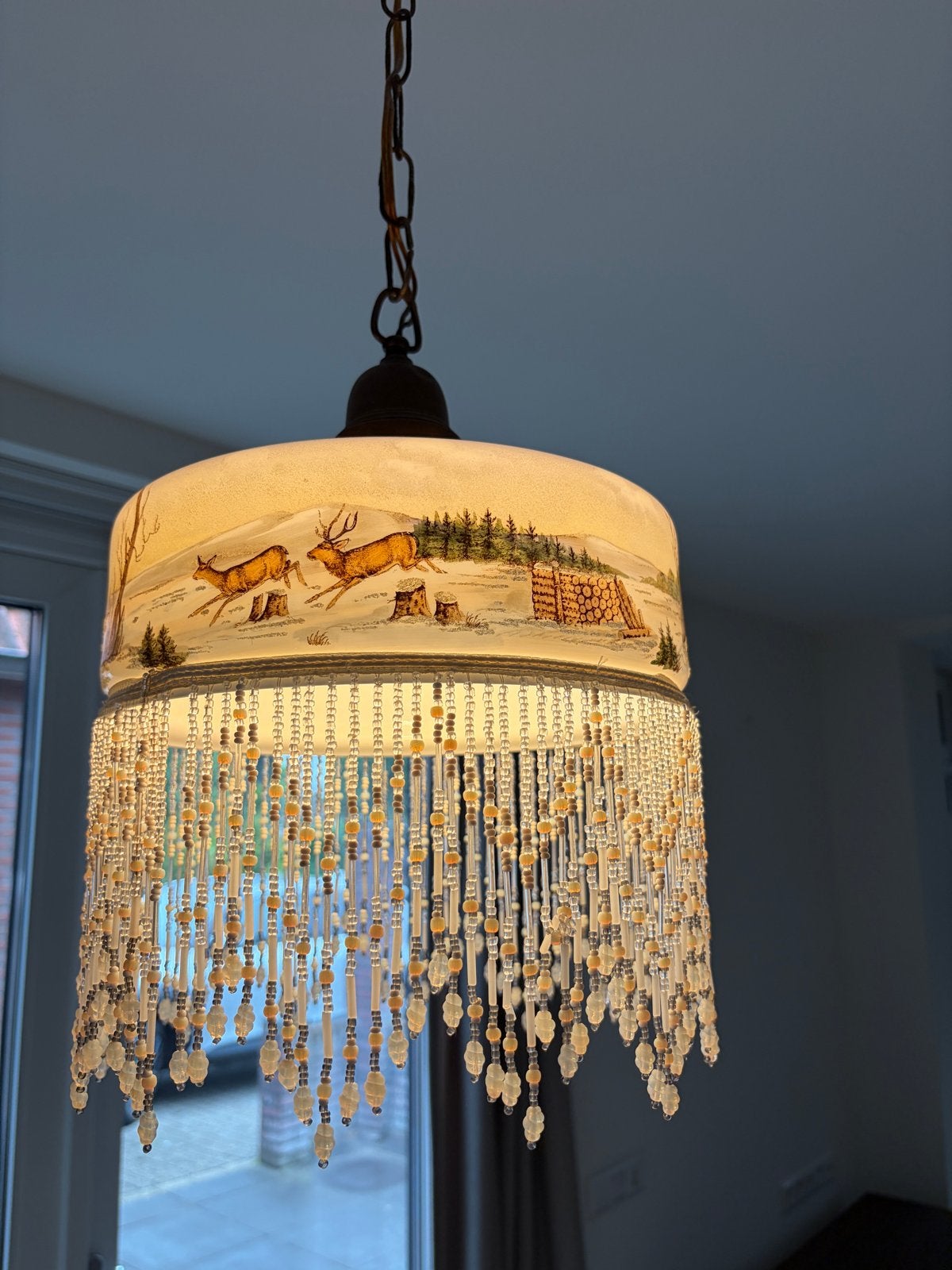 Antieke kralenlamp met winters landschap en herten, Ophalen