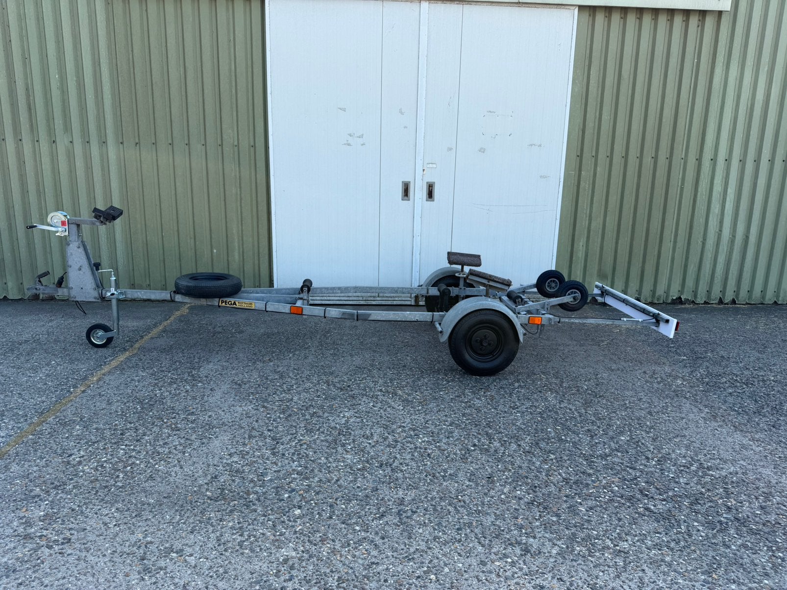 PEGA Kantelboottrailer | Direct vaarklaar | Met reservewiel, Watersport en Boten, Ophalen, Minder dan 1500 kg, Gebruikt, Overige typen