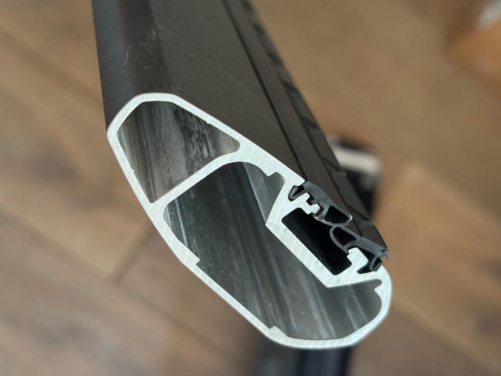 Thule WingBar Edge 86cm zwart dakdrager, Auto diversen, Dakdragers, Ophalen, Zo goed als nieuw
