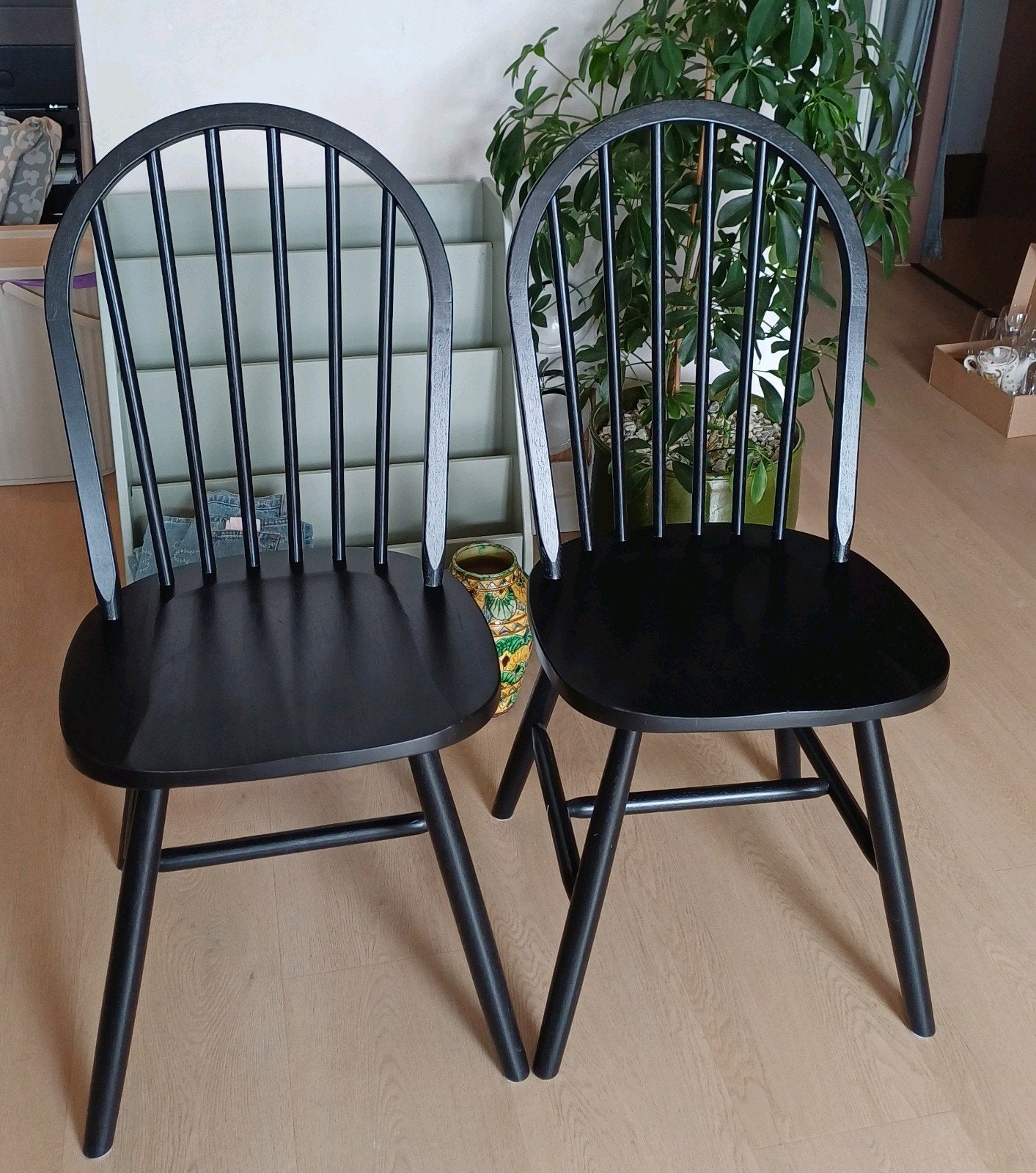 IKEA SKOGSTA eetkamer stoel zwart, Huis en Inrichting, Ophalen, Zo goed als nieuw, Zwart, Twee