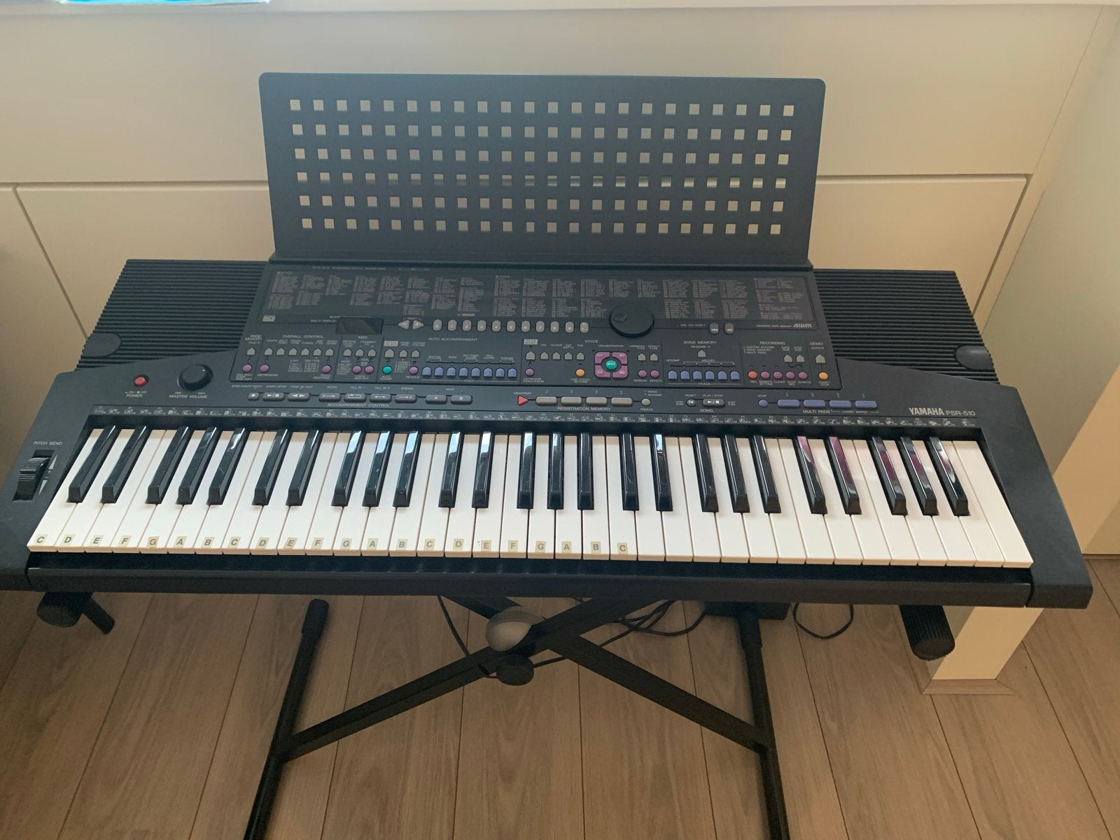 Yamaha PSR-510 Keyboard met standaard en adapter, Ophalen, Yamaha, Aanslaggevoelig, 61 toetsen