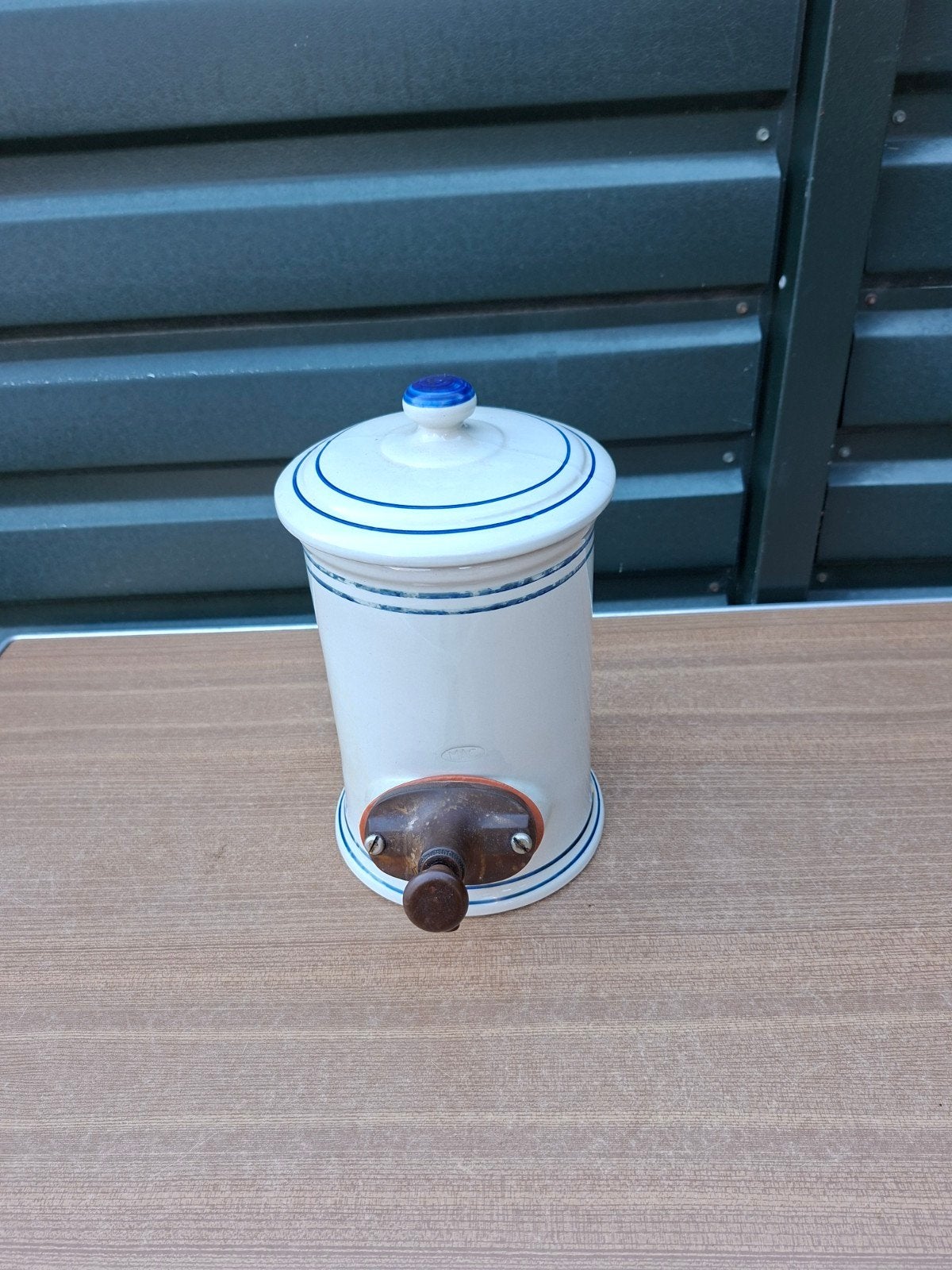 oude mayonaise pot met deksel, Ophalen