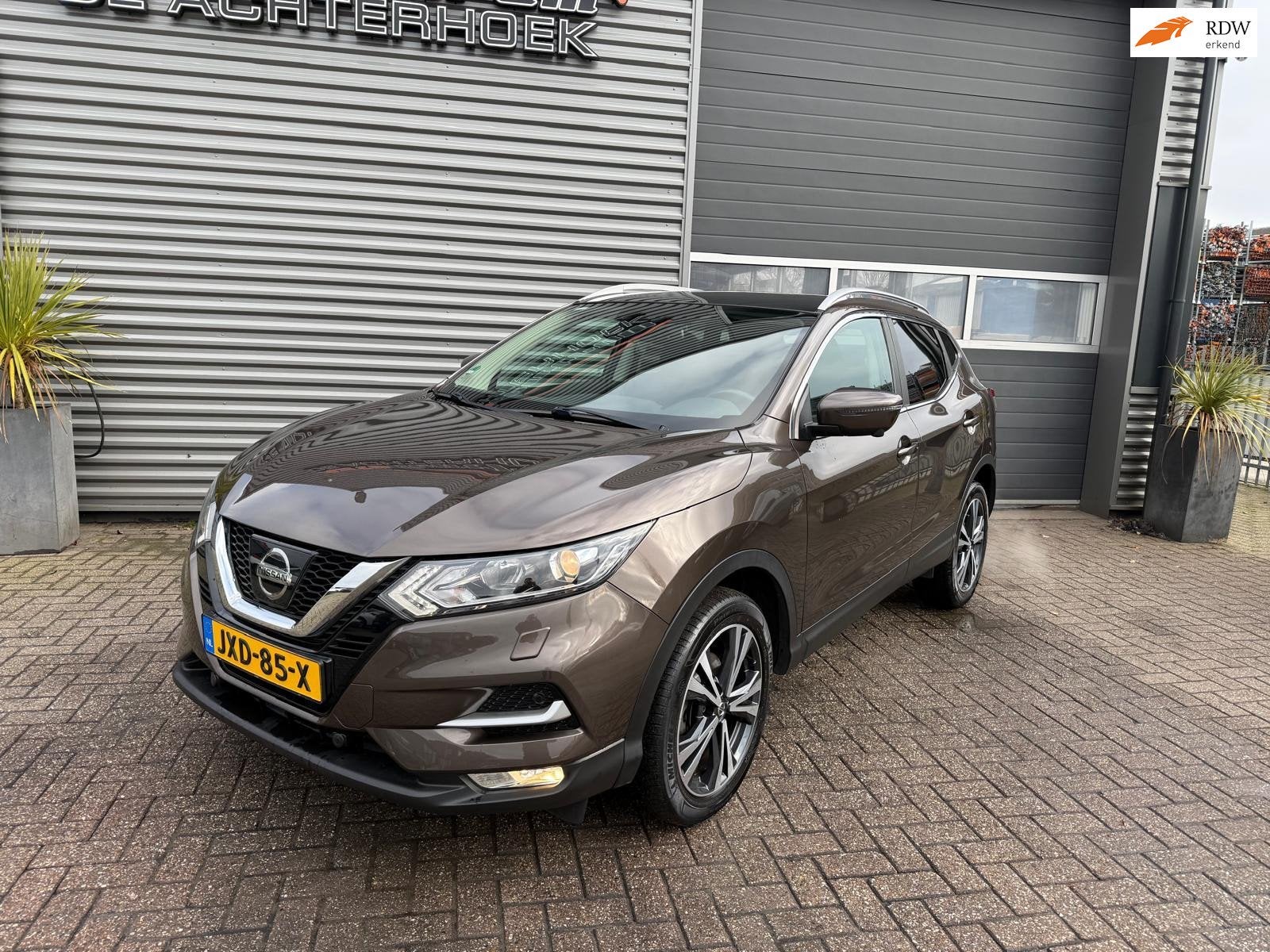 Nissan Qashqai 1.2 Tekna Pano / 1-Jaar garantie / Trekhaak!, Auto's, Stof, Gebruikt, 4 cilinders, Bruin