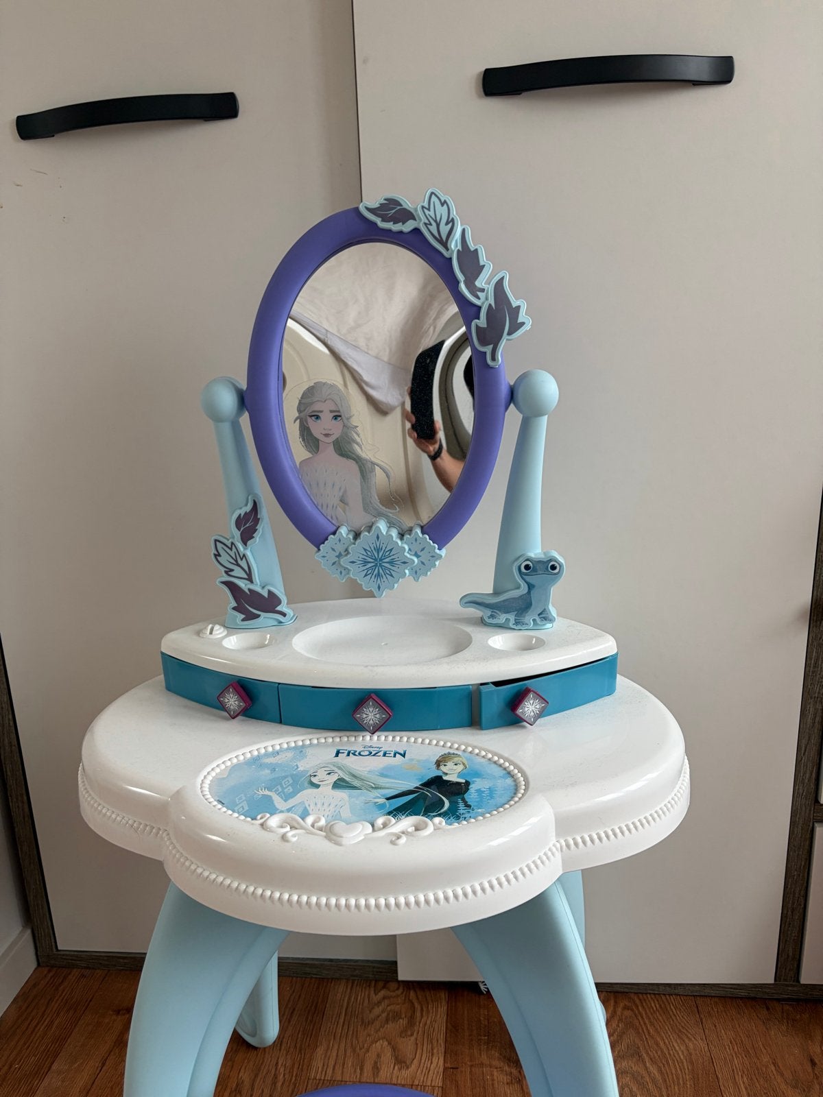 Disney Frozen kaptafel met krukje, Ophalen, Zo goed als nieuw, Meisje