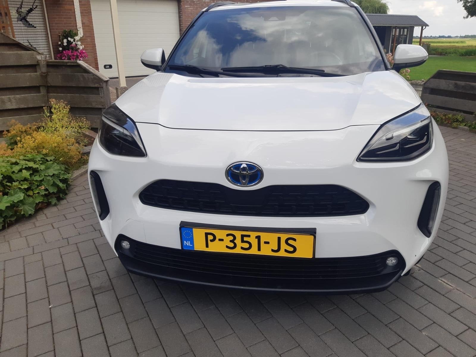 Toyota Yaris Cross 1.5 Vvt-i Hybrid 116pk CVT 2022 Wit, Auto's, 750 kg, 4 cilinders, 22 km/l, 550 kg
