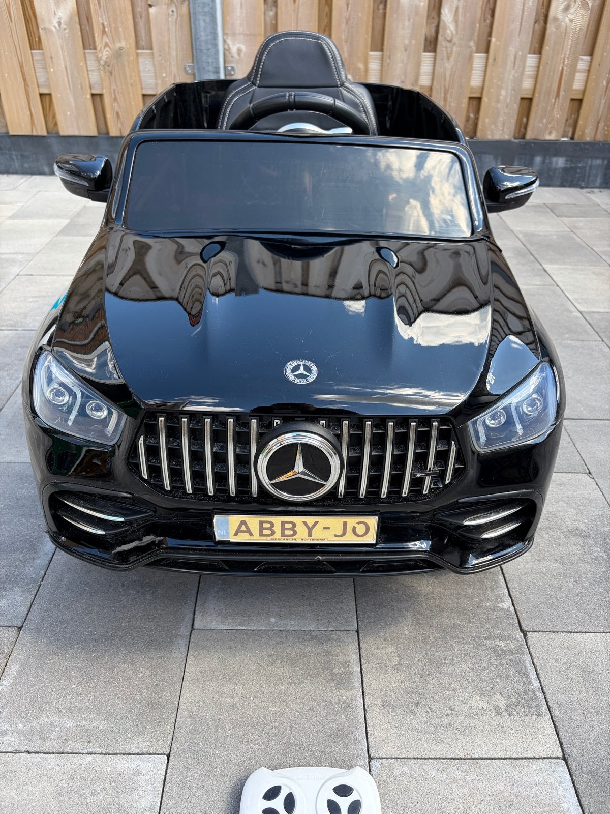 Mercedes-Benz kinderauto zwart bestuurbaar nieuwe accu, Ophalen, Gebruikt