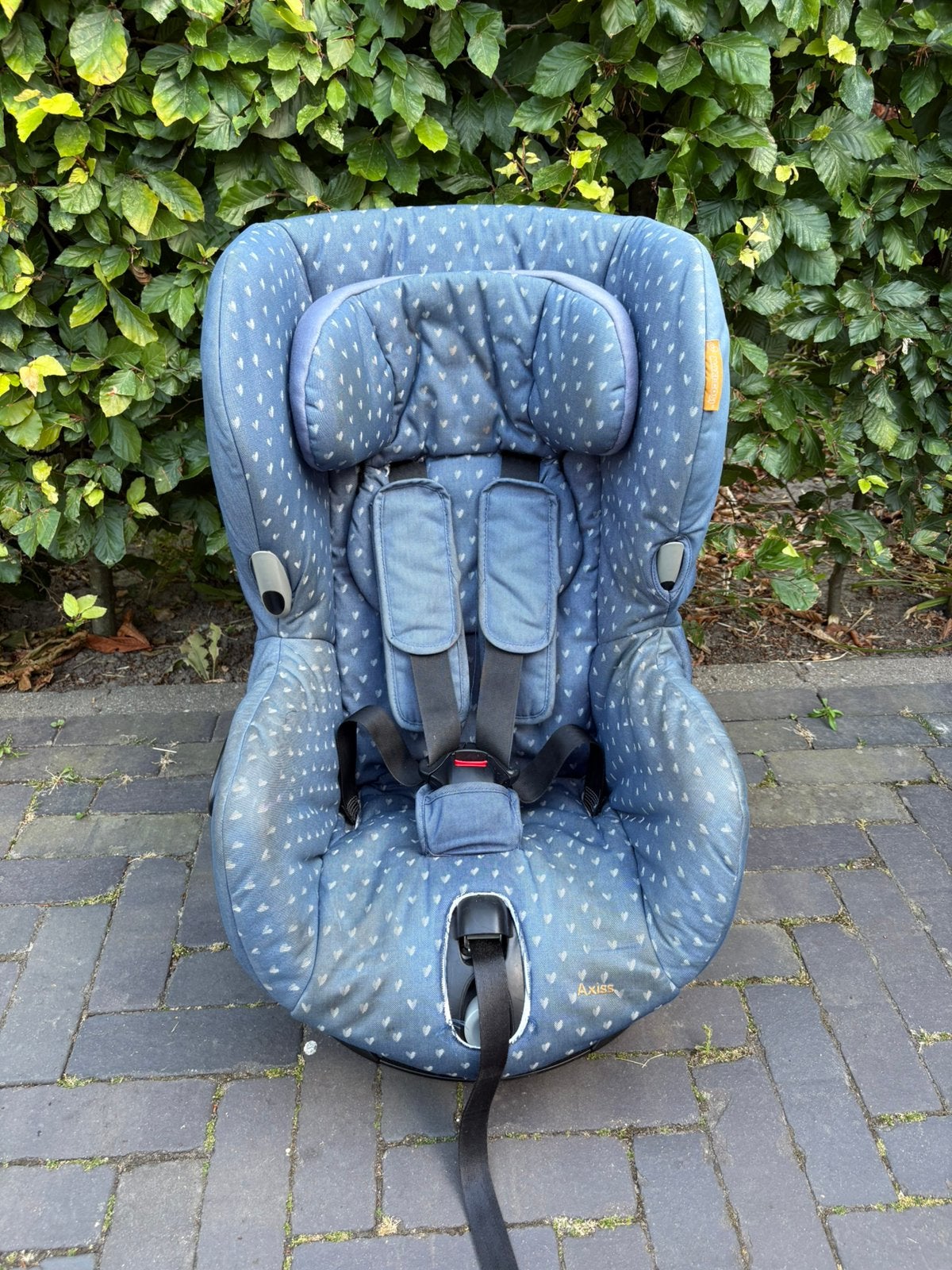 Maxi-Cosi Axiss autostoel - Blauw met hartjes, Ophalen, Verstelbare rugleuning, 9 t/m 18 kg, Maxi-Cosi