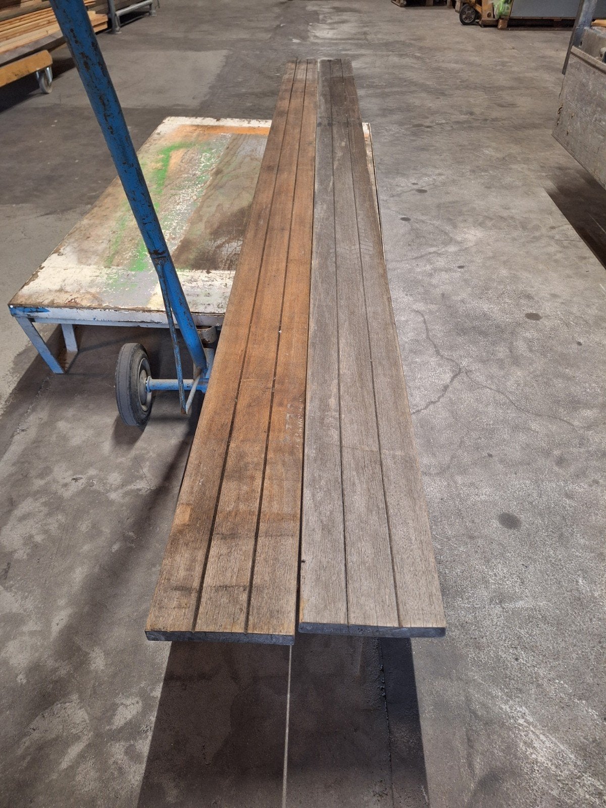 2 stuks hardhout vlonderplanken 185x28 mm 365 cm  geschaafd, Ophalen, Nieuw, Hout