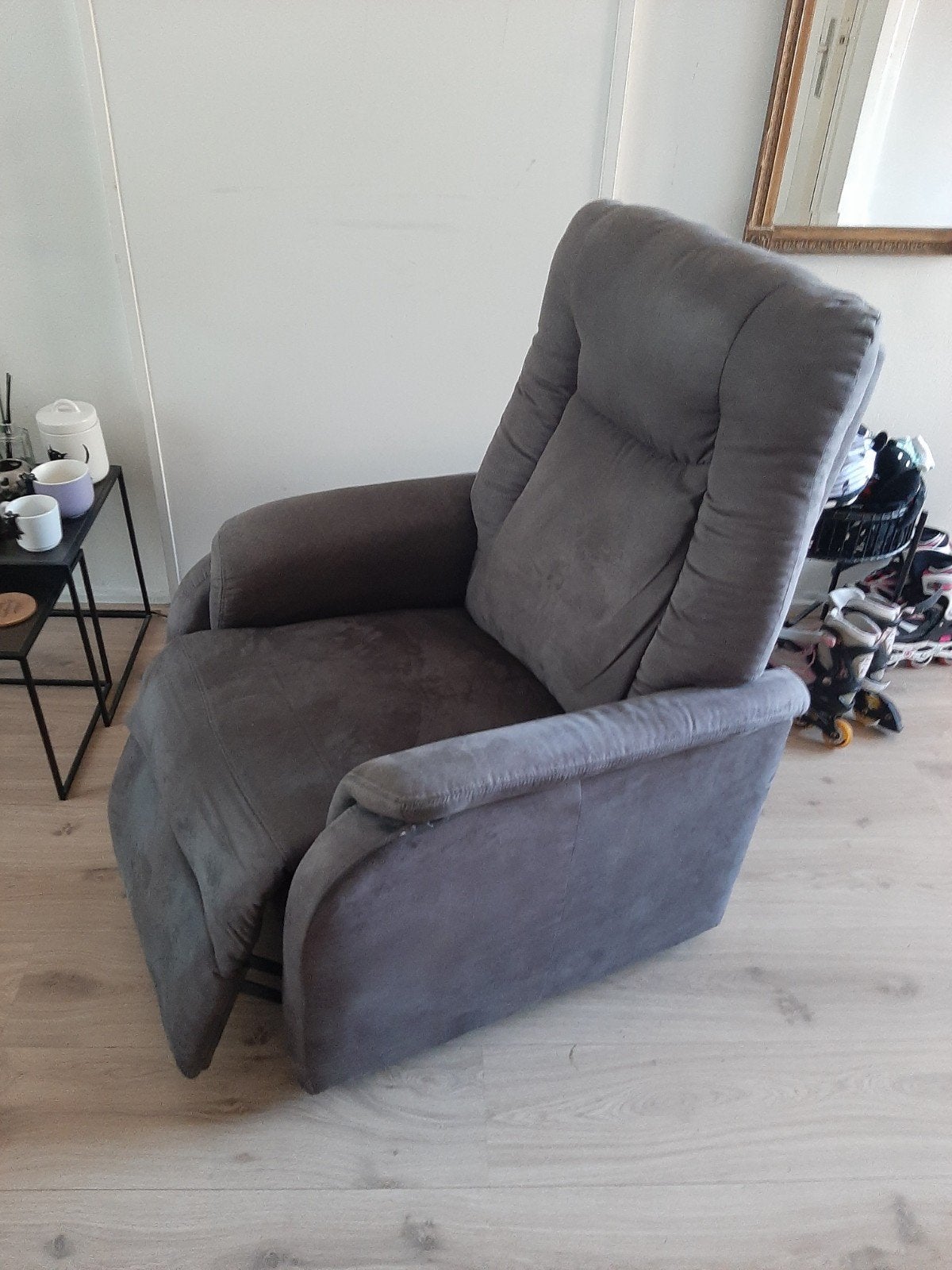 Comfortabele grijze relaxfauteuil met afstandsbediening, Gebruikt, Modern comfort, 75 tot 100 cm, Ophalen of Verzenden