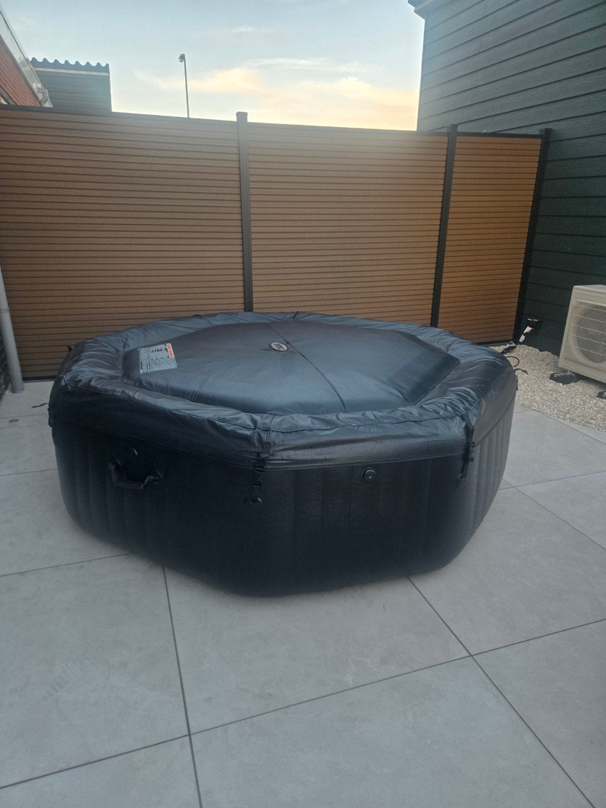 Intex Pure Spa 6 pers., Ophalen, Zo goed als nieuw
