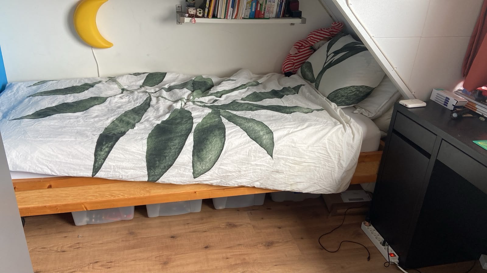 Twee eenpersoonsbedden, Ophalen, 90 cm, Eenpersoons, Zo goed als nieuw