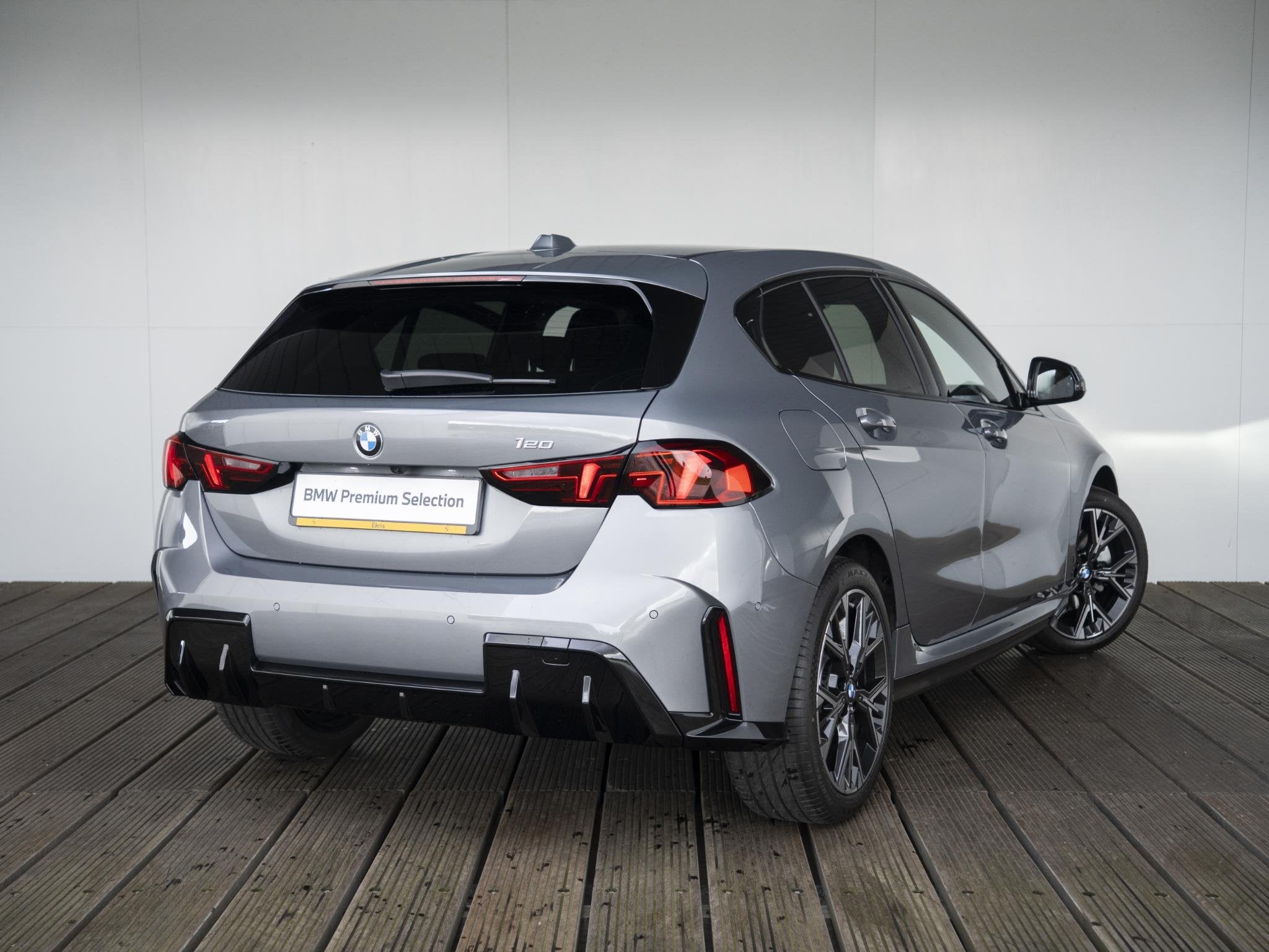 BMW 1 Serie 120 | M Sport | Achteruitrijcamera | Stoelverwar, Stof, Gebruikt, Euro 6, Origineel Nederlands