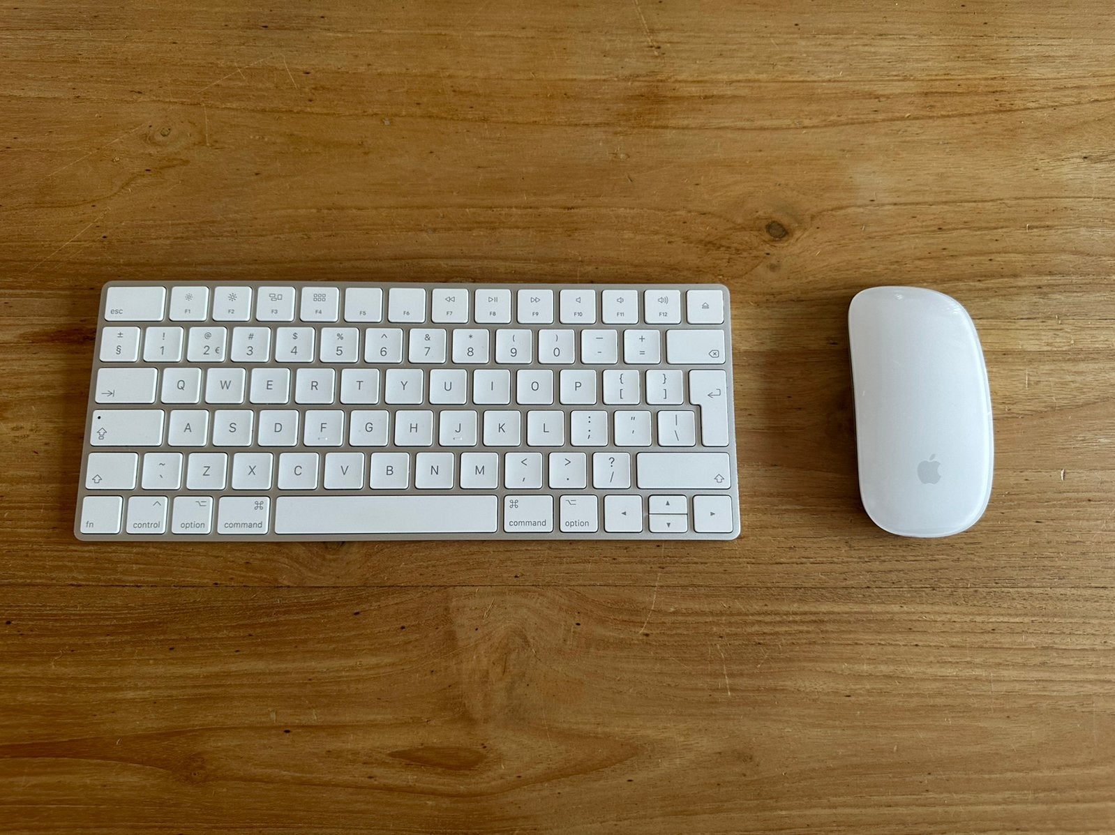 Complete set: Apple Magic Keyboard 2 + Magic Mouse 2, Ophalen of Verzenden, Qwerty, Zo goed als nieuw, Draadloos