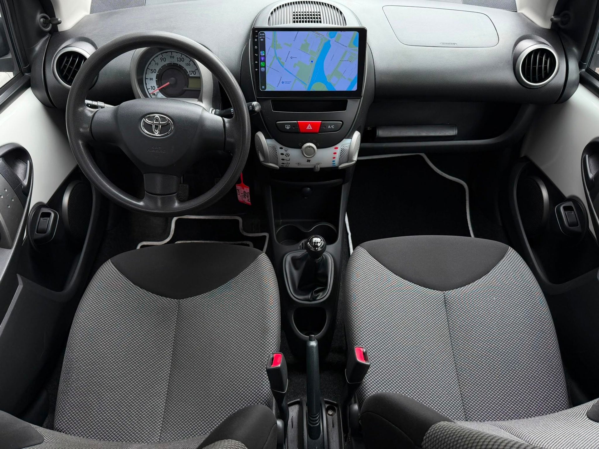 Toyota Aygo 1.0 VVT-i Comfort|Apple Carplay|Airco, Auto's, Voorwielaandrijving, Euro 5, Gebruikt, 4 stoelen