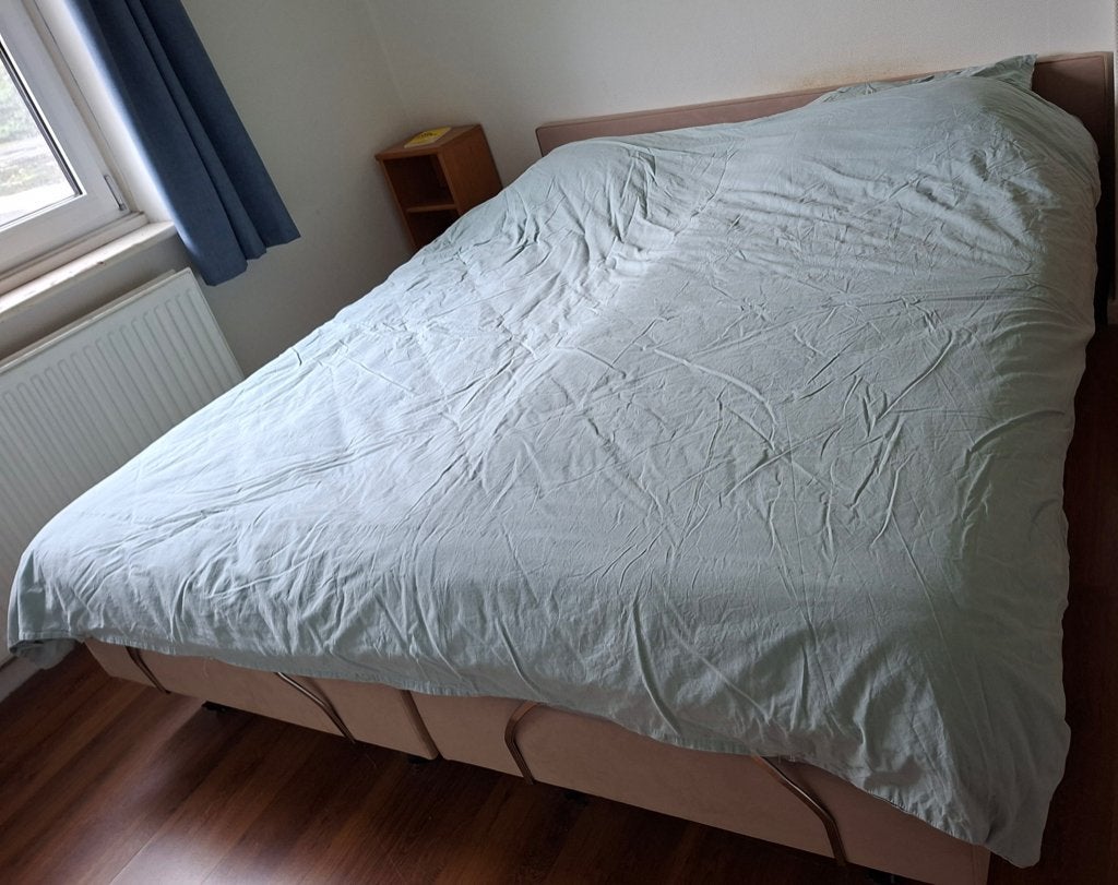 Auping elektrisch tweepersoons bed, 200 x 180, met matrassen, Ophalen, Gebruikt, Beige, Tweepersoons