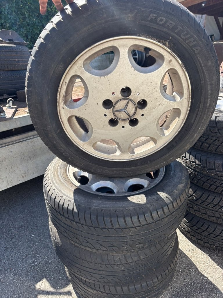 Originele Mercedes W124 15 inch 8-Loch velgen A1244011202, Auto-onderdelen, Banden en Velgen, Ophalen, Gebruikt, 15 inch, Banden en Velgen