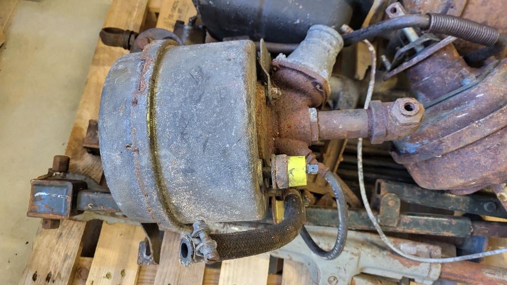 Peugeot 404 servo, Water pomp, Peugeot 404 Hydrovac, tank,, Ophalen of Verzenden, Gebruikt