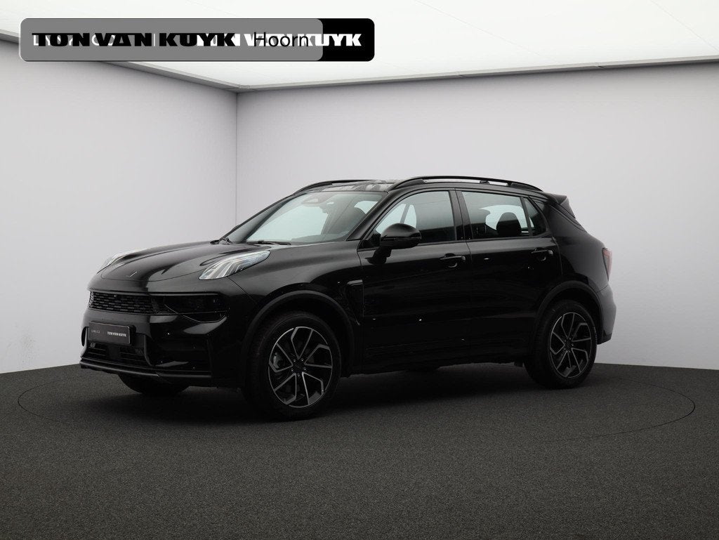 Lynk & Co 01 1.5 Core VOORRAADACTIE! € 43145.- VOOR € 36, Auto's, Euro 6, 4 cilinders, Alcantara, Zwart