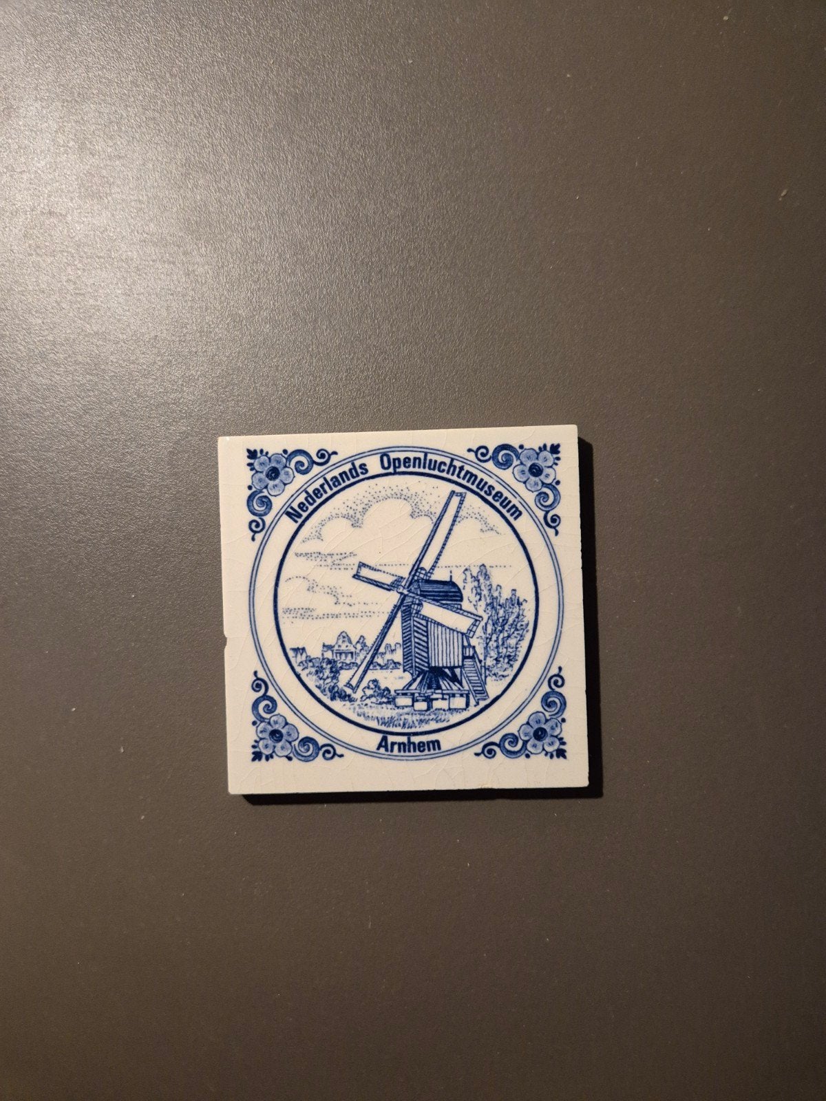 Delfts blauw tegeltje Nederlands Openluchtmuseum Arnhem, Ophalen