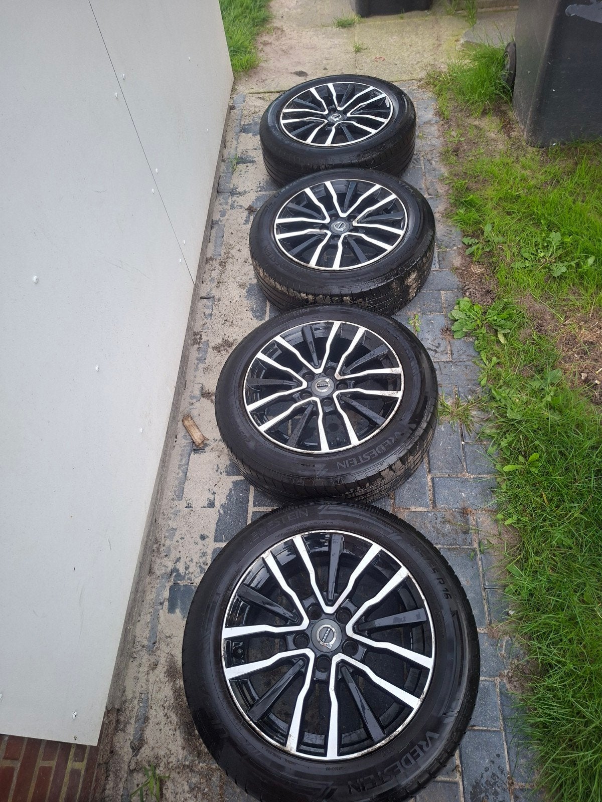 Volvo 16 inch velgen met Vredestein All Season banden, Ophalen, Gebruikt, 16 inch, Banden en Velgen