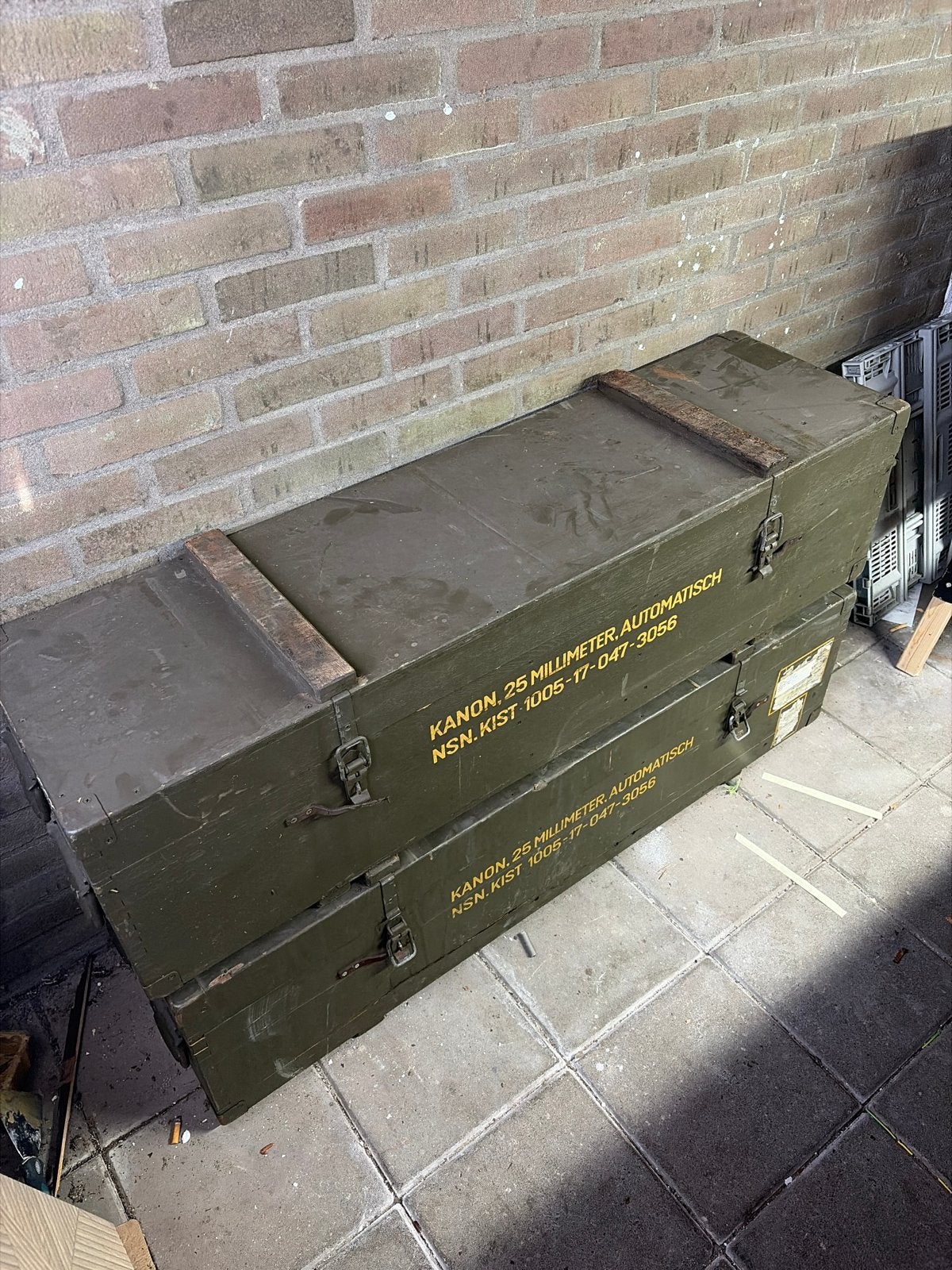 Munitiekist Nederlands Leger 25mm Kanon (stapelbaar), Verzamelen, Ophalen, Landmacht, Nederland, Kist of Geocache