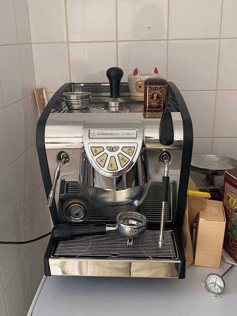 Nuova Simonelli Musica Espresso Machine, Ophalen, Afneembaar waterreservoir, Koffiemachine, Gemalen koffie