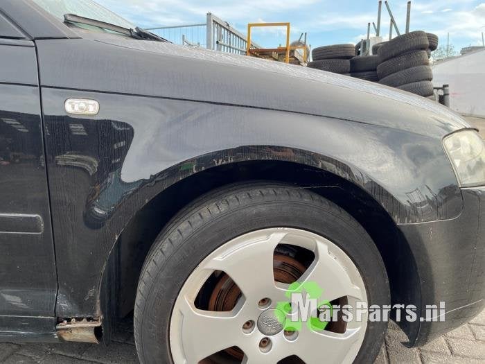 Scherm rechts-voor van een Audi A3 (LY9B), Gebruikt, -, -, -