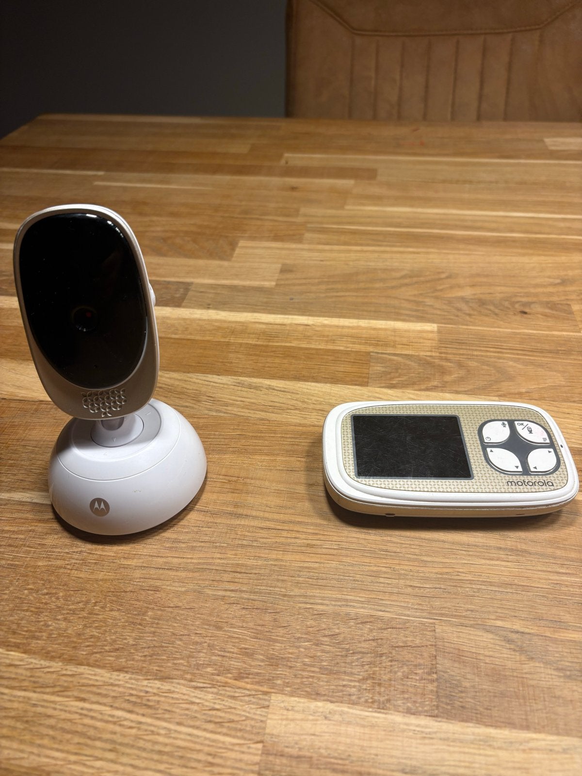 Motorola babyfoon met camera en terugspreekfunctie, Ophalen of Verzenden, Gebruikt, 100 tot 250 meter, Camera