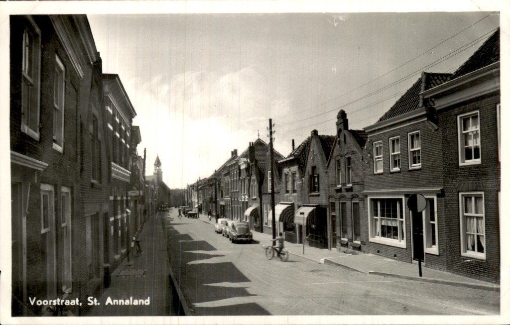 St. Annaland - Voorstraat - Straatzicht, Ophalen of Verzenden, 1940 tot 1960, Ongelopen, Zeeland