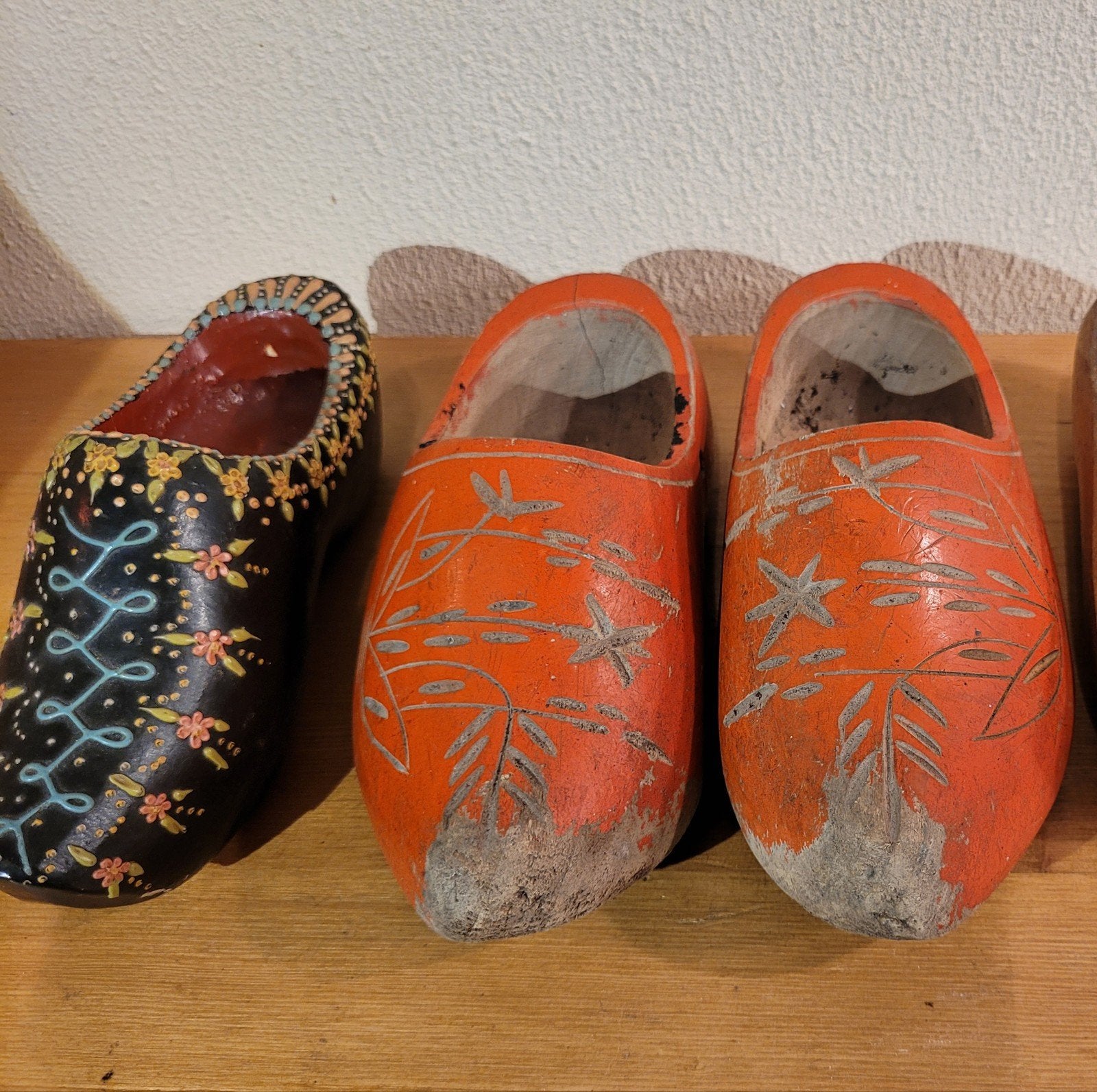 Kleine oranje houten Klompjes - Decoratief nostalgie, Antiek en Kunst, Curiosa en Brocante, Ophalen of Verzenden