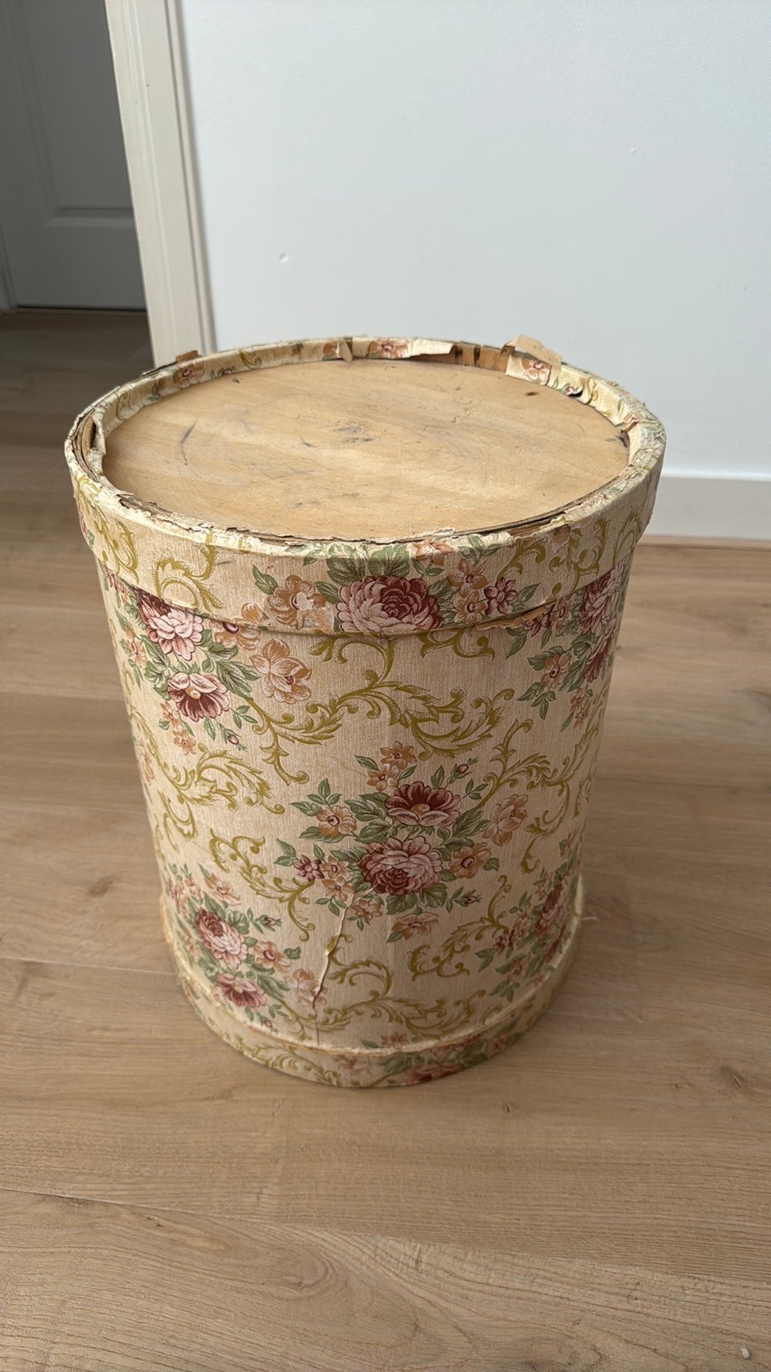 Brocante ton bloemen, Ophalen, Zo goed als nieuw, Rond, Riet