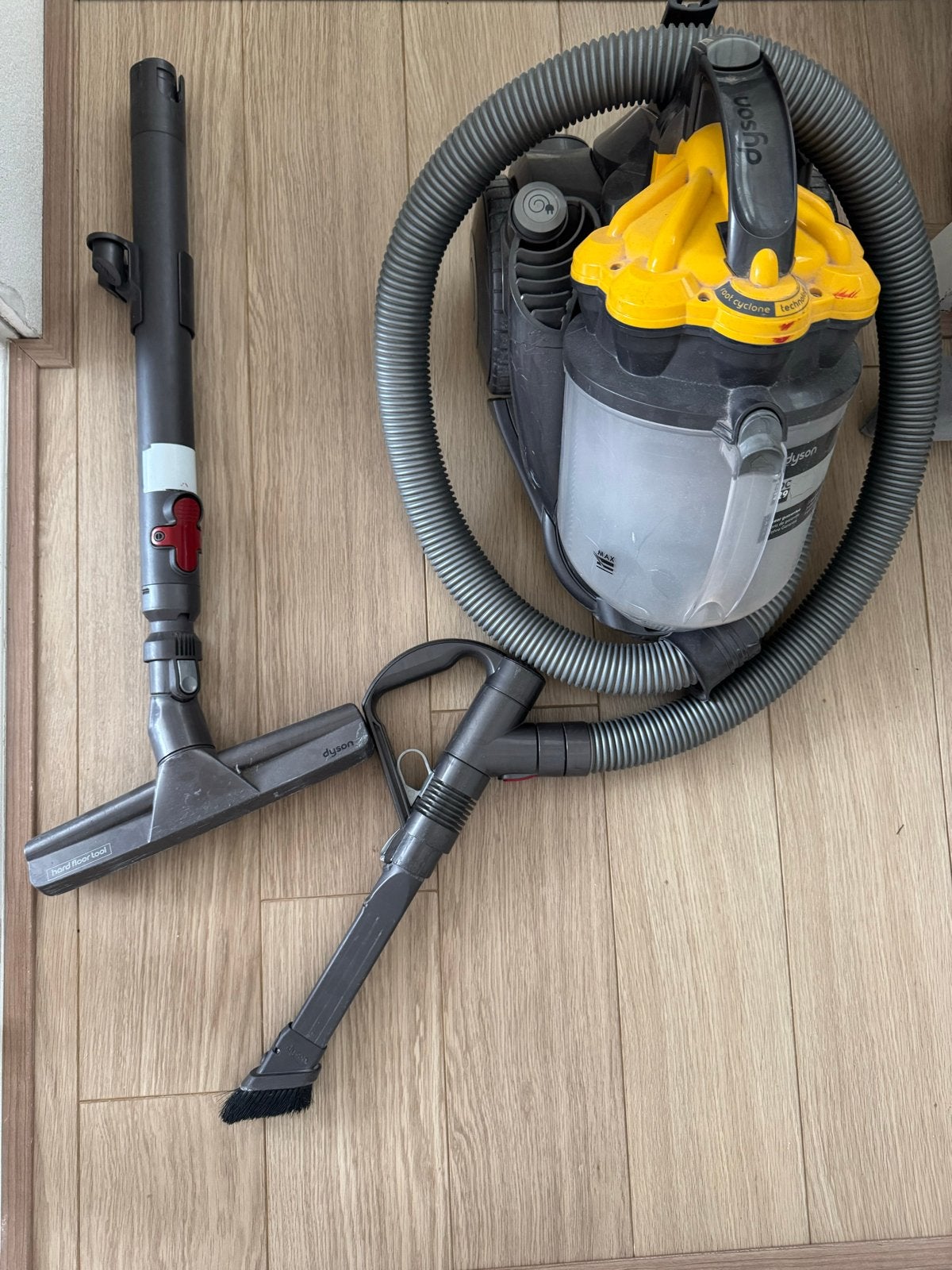 Dyson Sledestofzuiger, Witgoed en Apparatuur, Stofzuigers, Ophalen, Inclusief accessoires, Gebruikt, Dyson