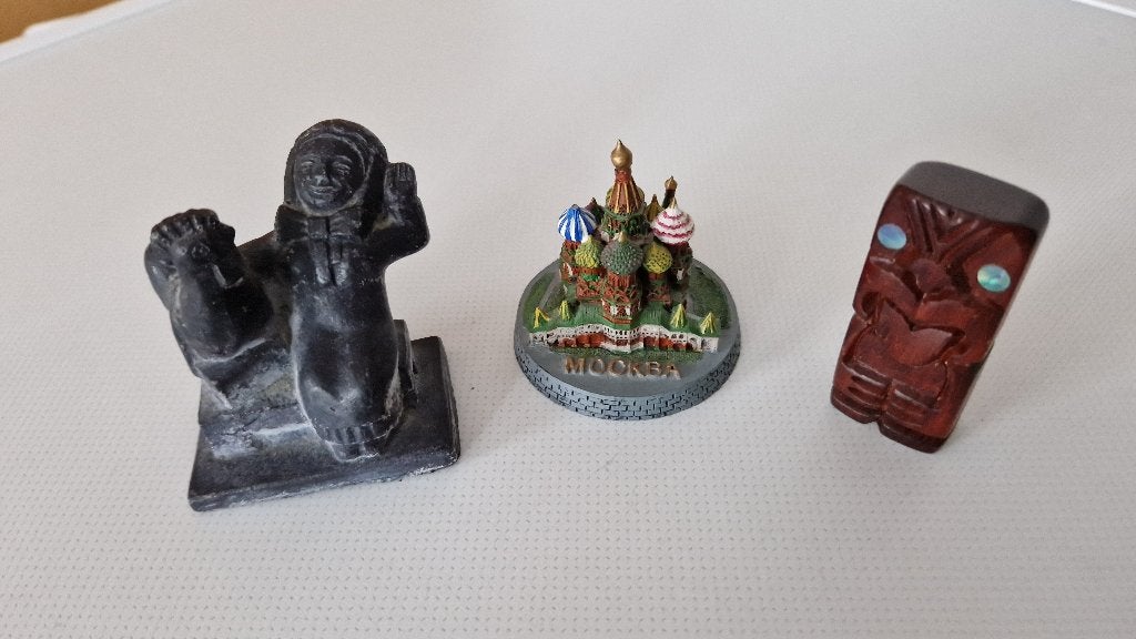 kleine souveniers beeldjes-figuurtjes, Verzamelen, Ophalen of Verzenden, Gebruikt